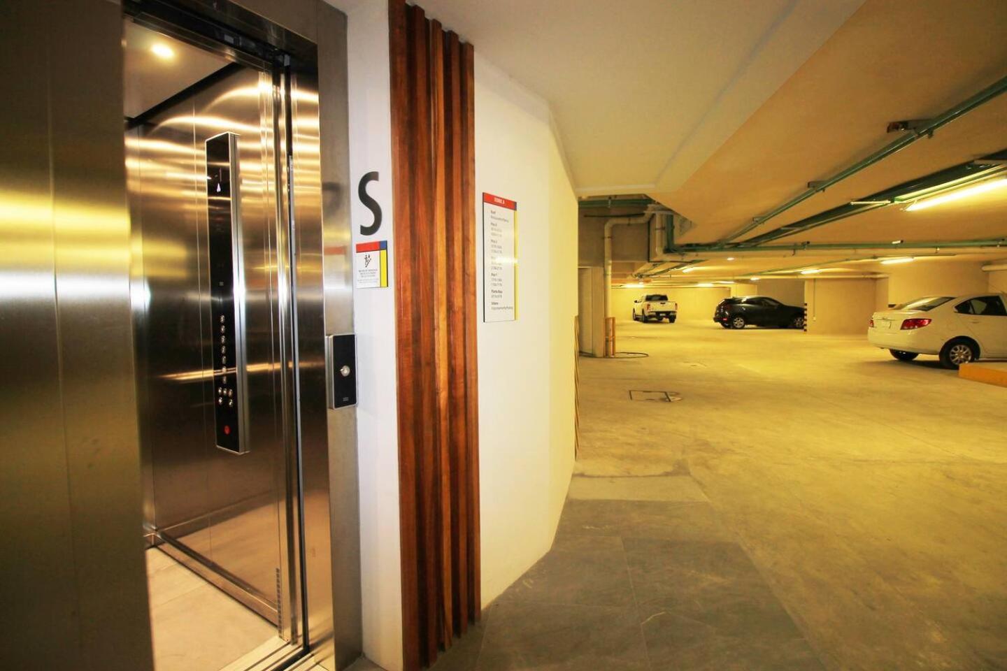 Downtown Stylish 2br With Large Terrace Pool Gym And Bar Apartamento *