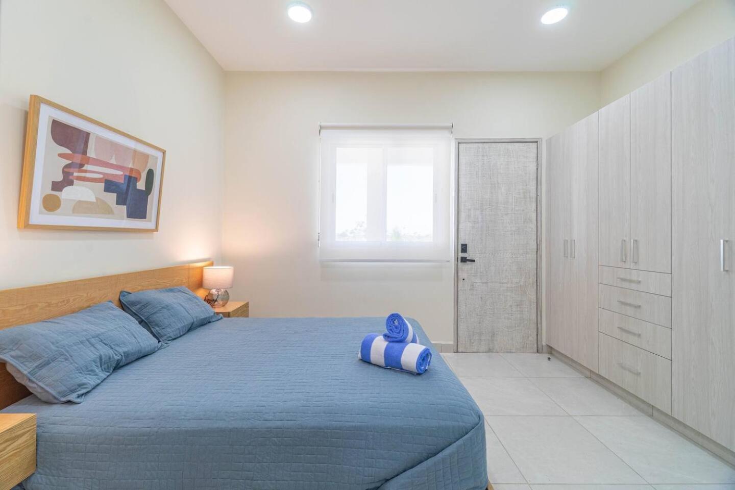 Holiday home 2 Bd With Balcony, Gym, Rooftop Pool, Hot Tub *