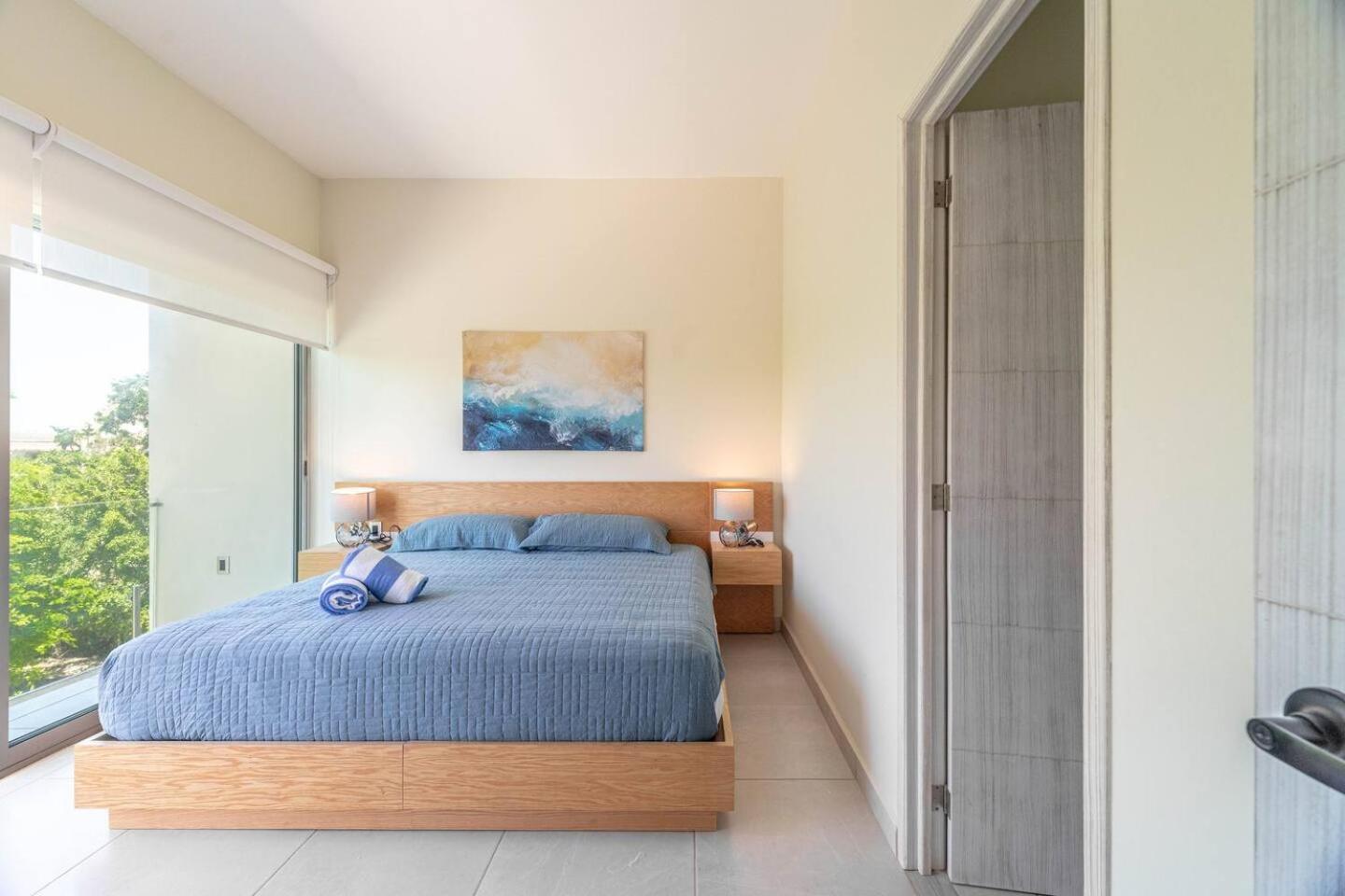 Holiday home 2 Bd With Balcony, Gym, Rooftop Pool, Hot Tub