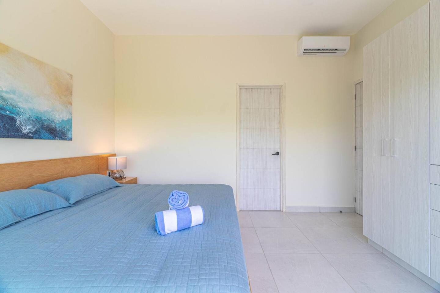 2 Bd With Balcony, Gym, Rooftop Pool, Hot Tub * Playa del Carmen