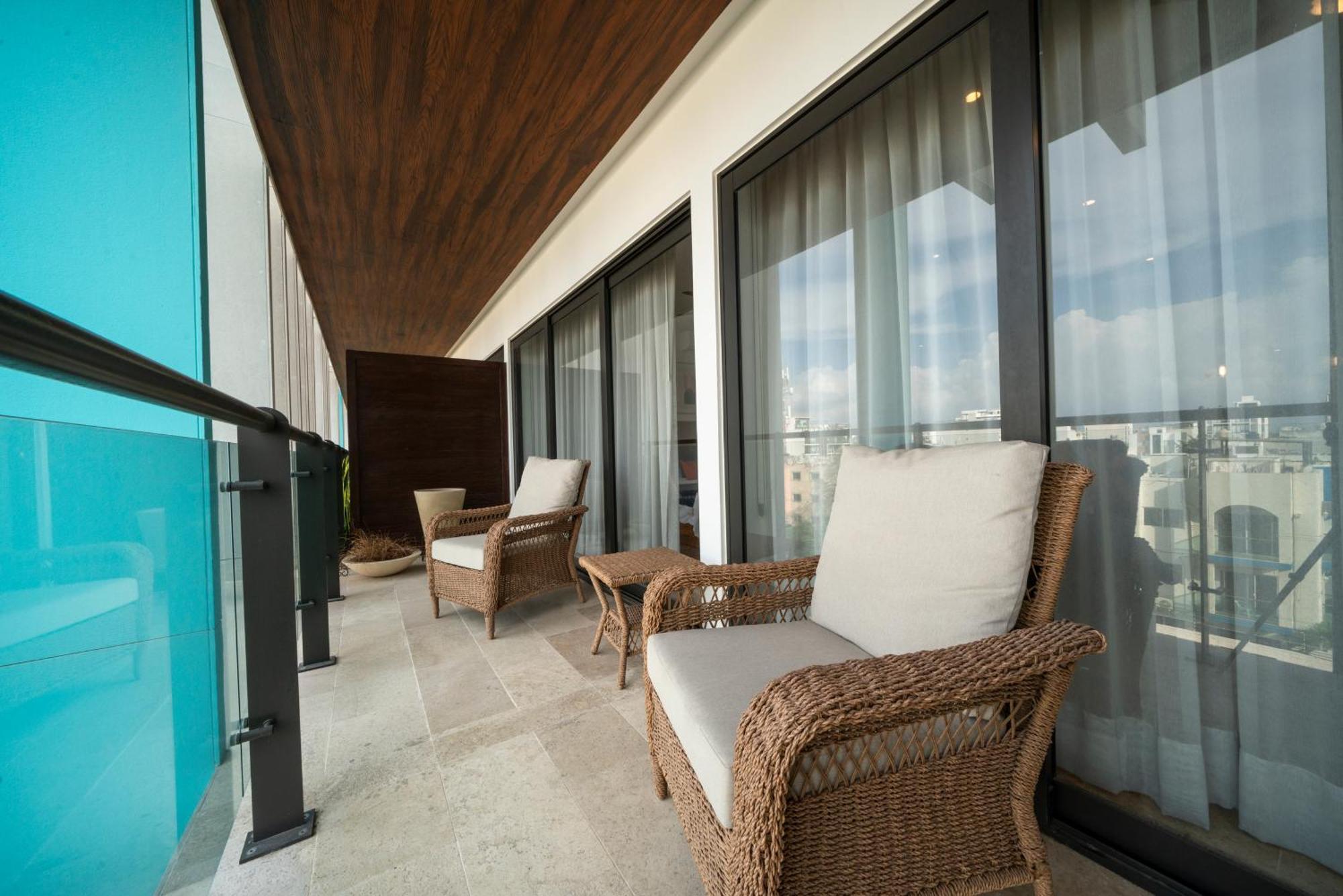 Aparthotel Serenada *