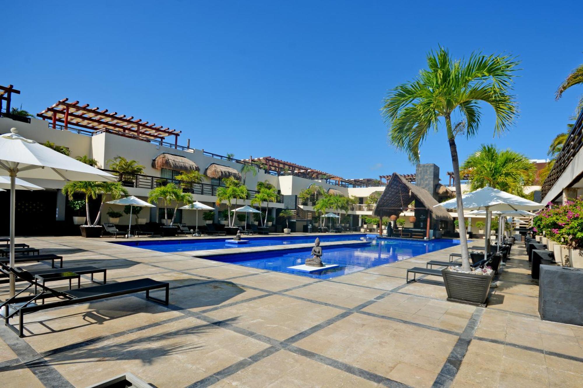 Aldea Thai Beachfront Apartment