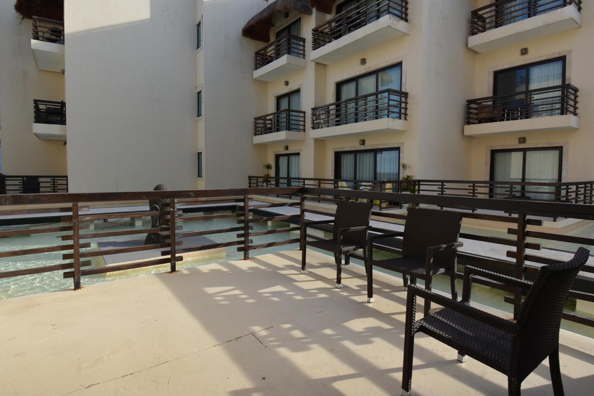Aldea Thai Beachfront *