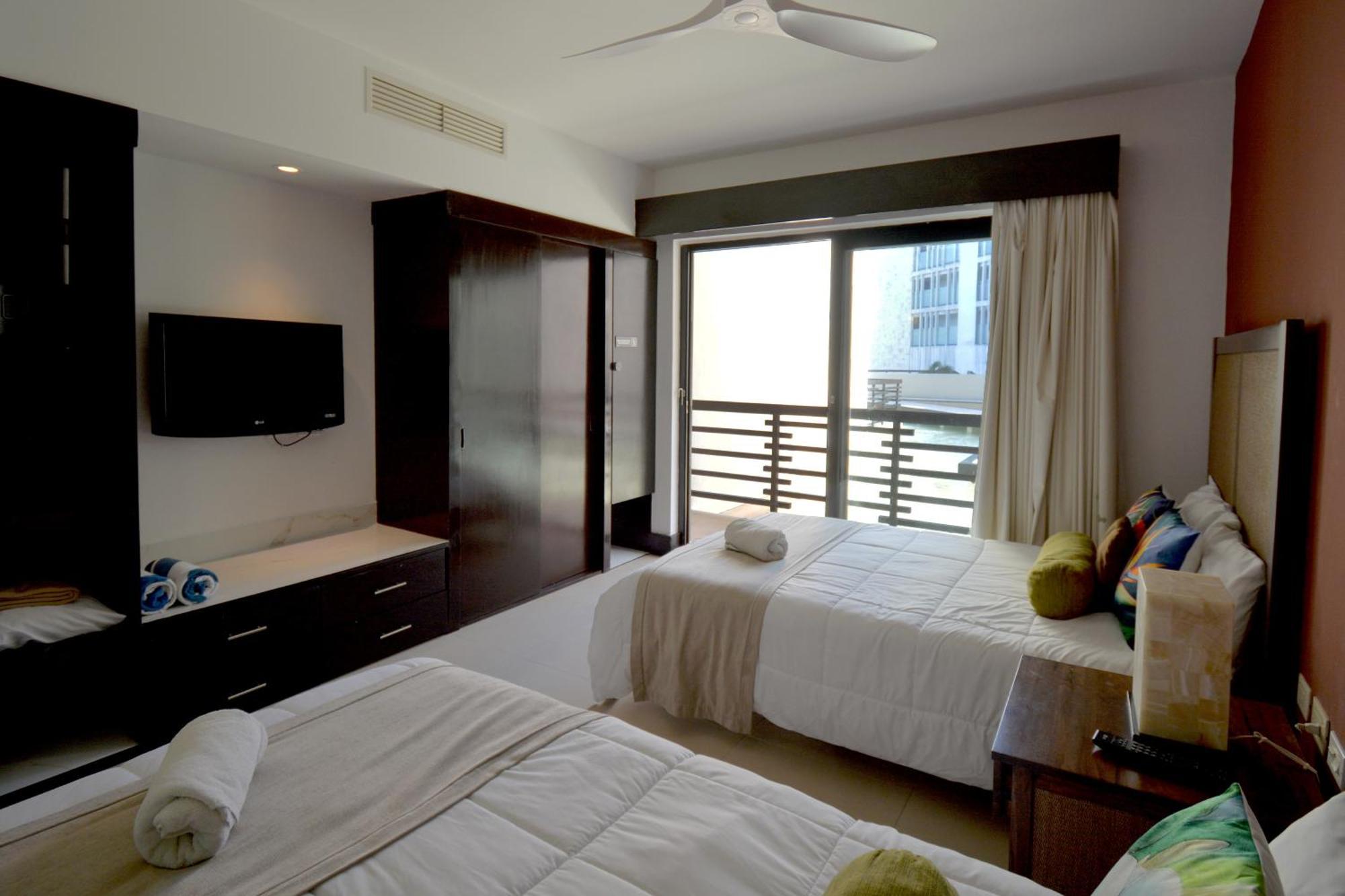 Aldea Thai Beachfront *