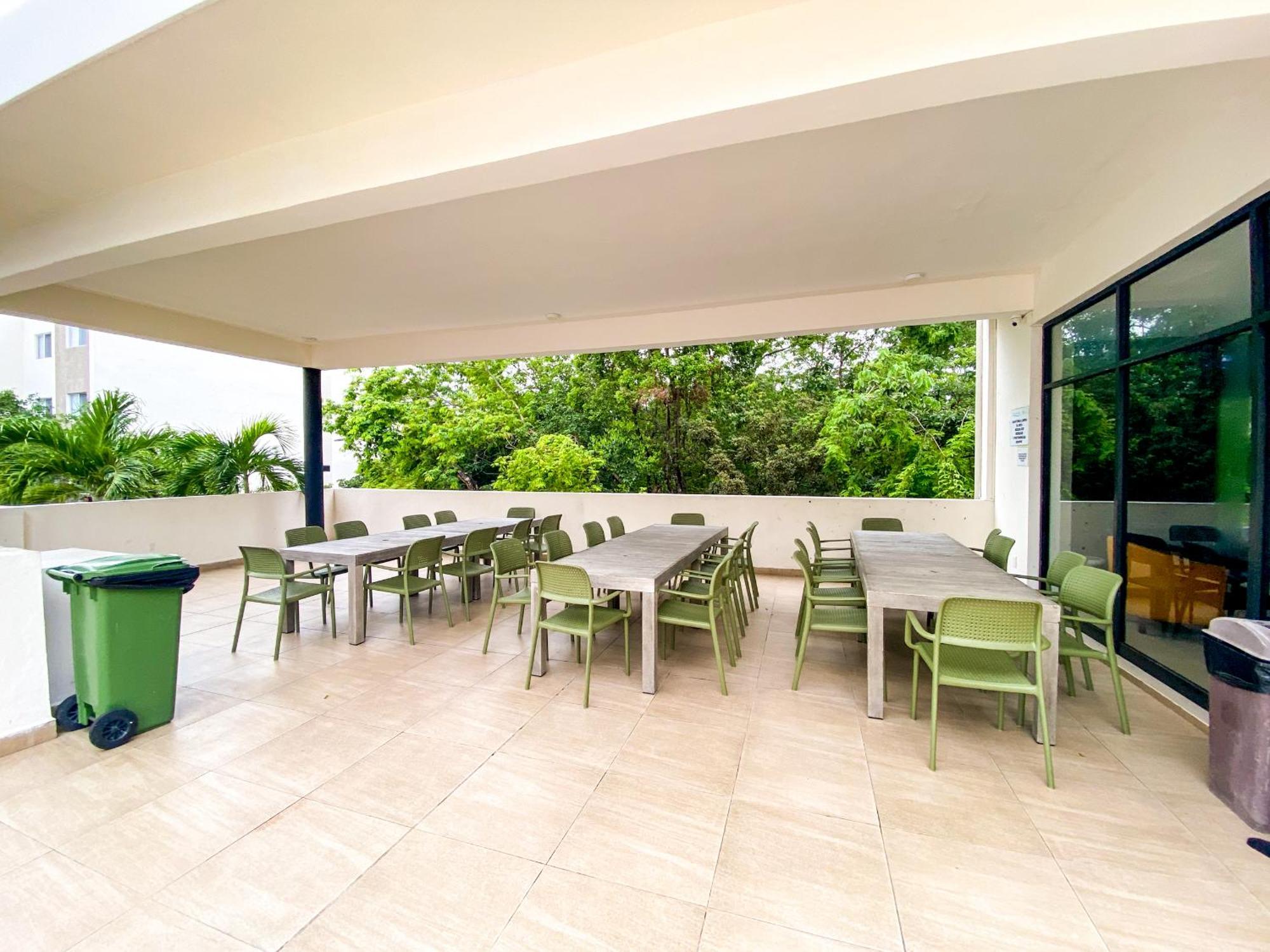 Homey 3br In Residential Area With 3pools Garden And Bbq Apartment