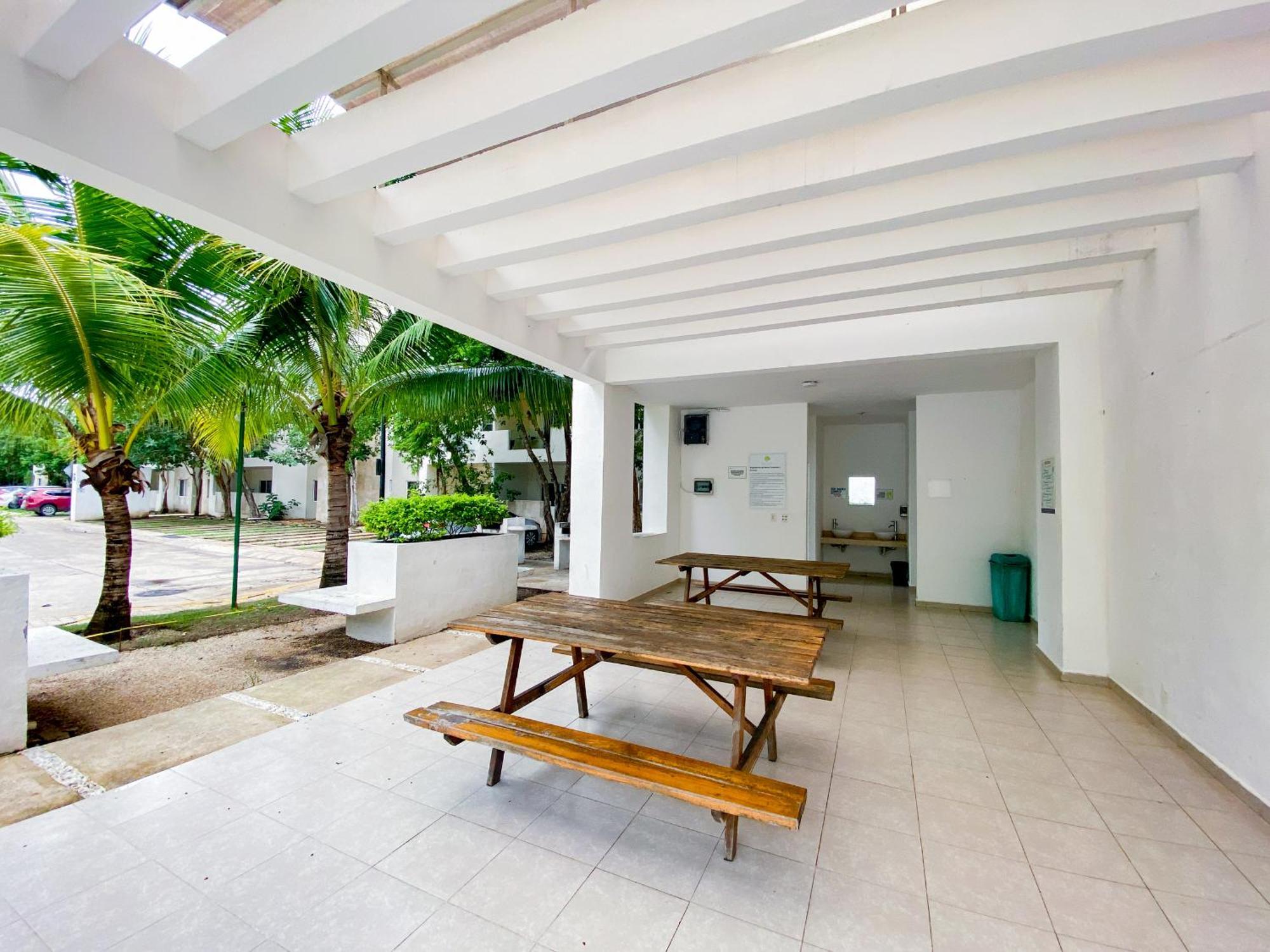 Homey 3br In Residential Area With 3pools Garden And Bbq *