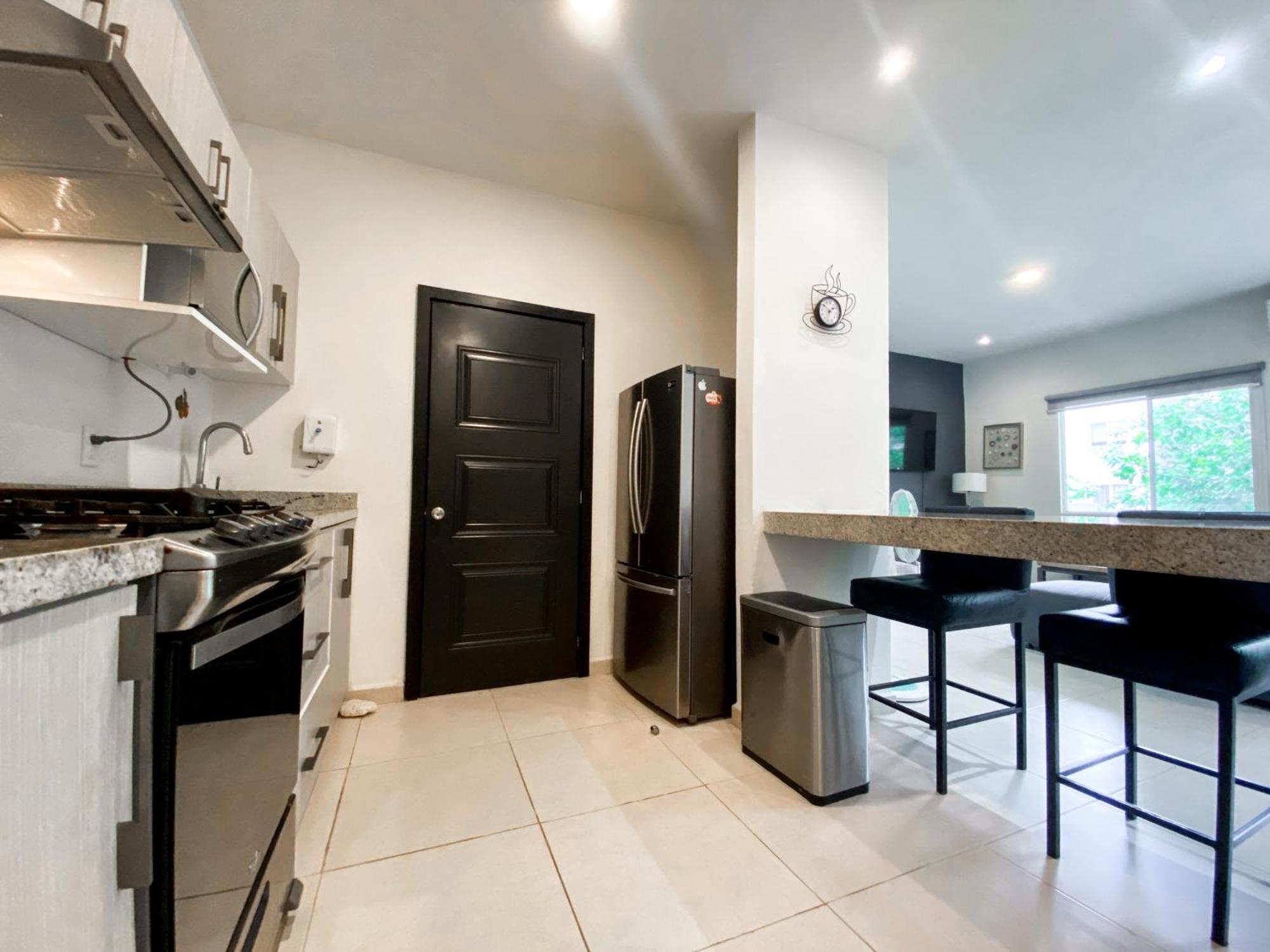 Homey 3br In Residential Area With 3pools Garden And Bbq Apartment *