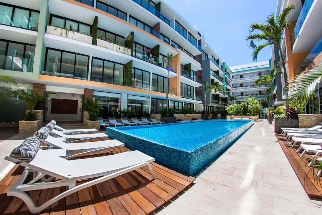 My Menesse - Mexico Libre * Playa del Carmen