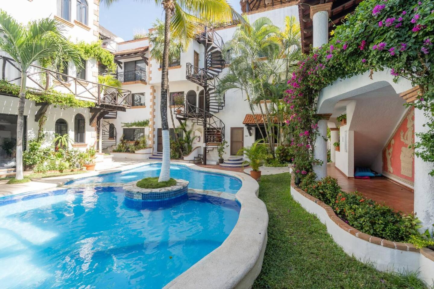 Sweet Downtown With Pool Stepsto Mamitas Apartment