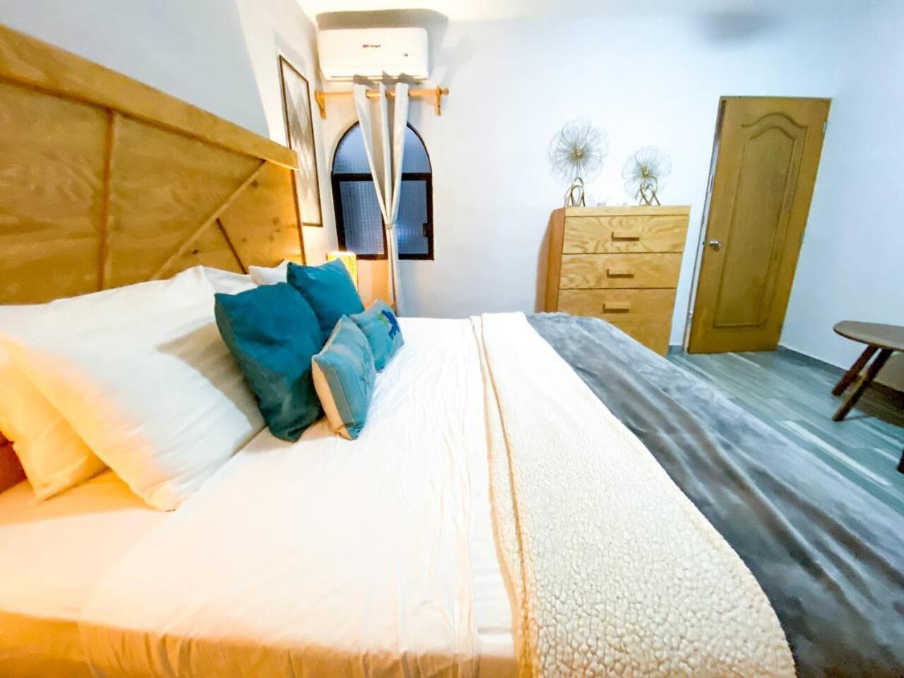 Colorful Hacienda Style 2br With Pool Steps To Apartamento Playa del Carmen