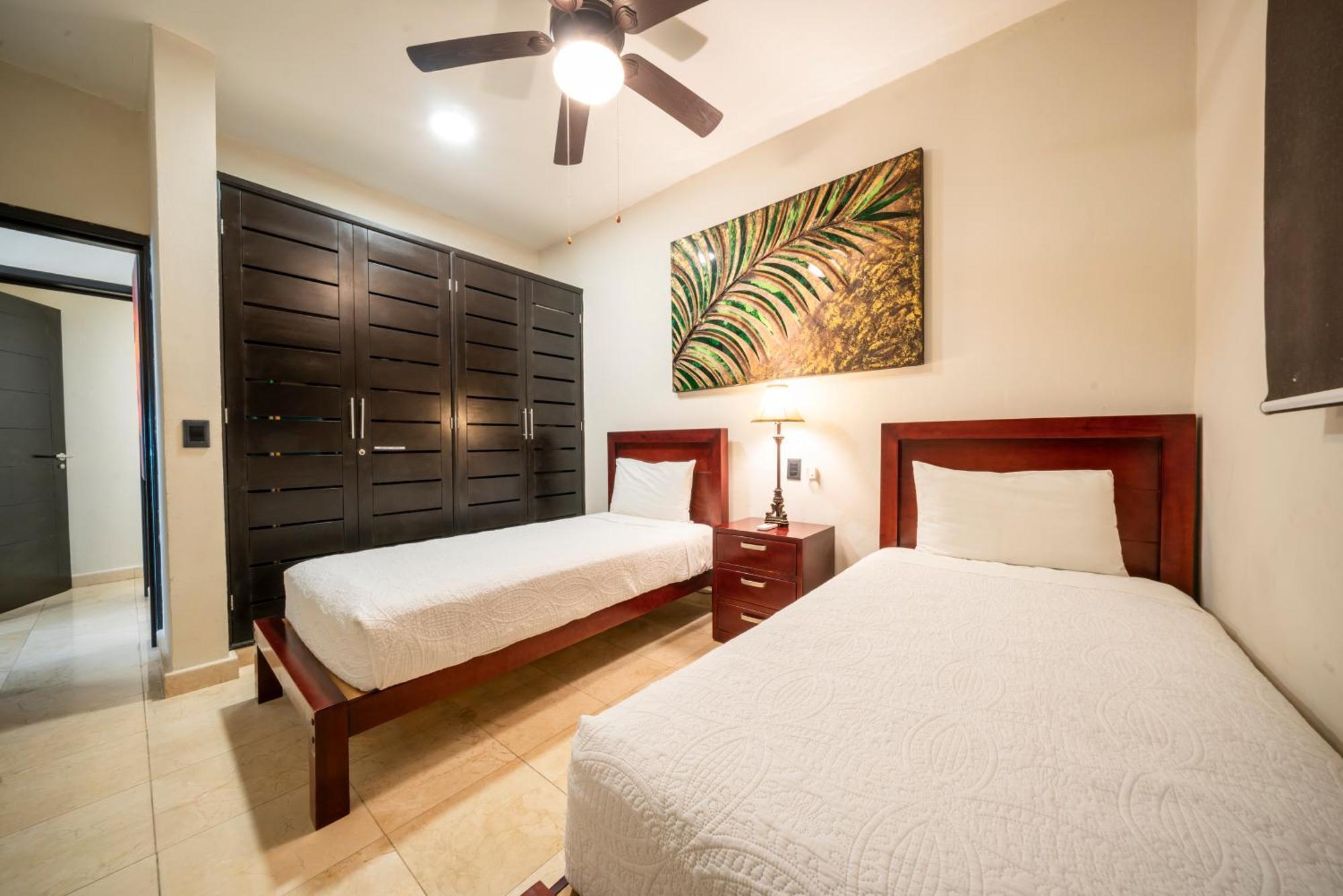 Surf 408 - Beachfront Stunning Ocean View Penthouse - At El Faro Casa de férias *