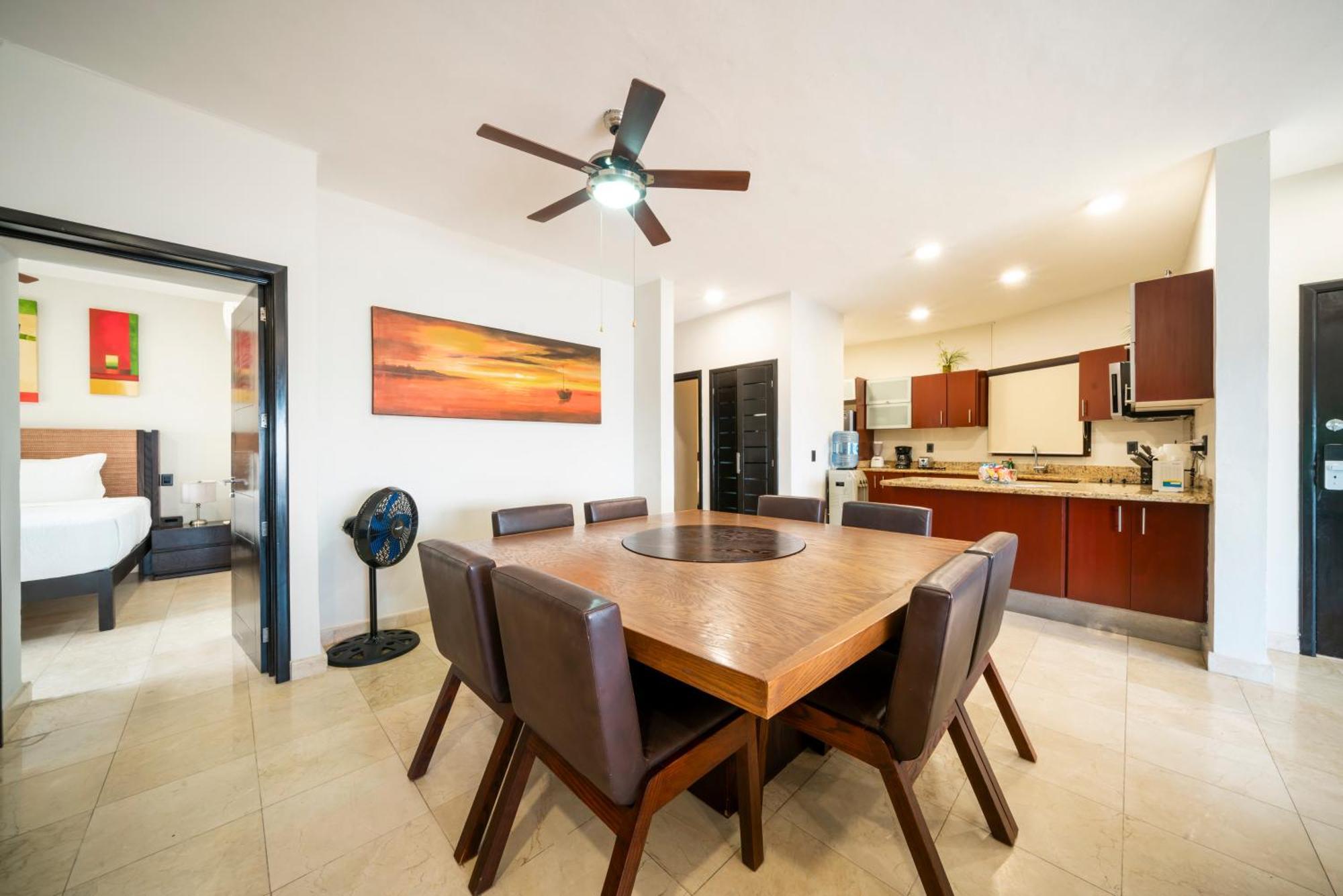 Surf 408 - Beachfront Stunning Ocean View Penthouse - At El Faro Casa de férias Playa del Carmen