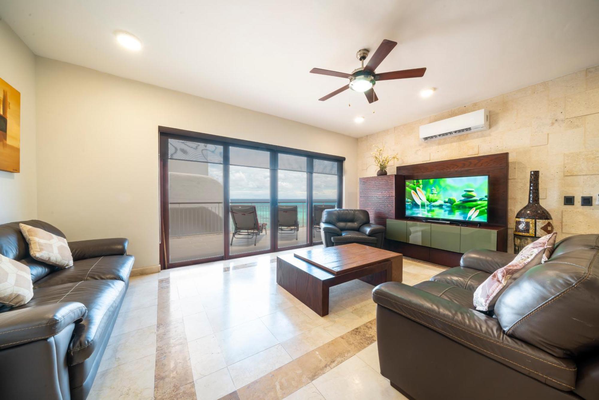 Surf 408 - Beachfront Stunning Ocean View Penthouse - At El Faro Casa de férias