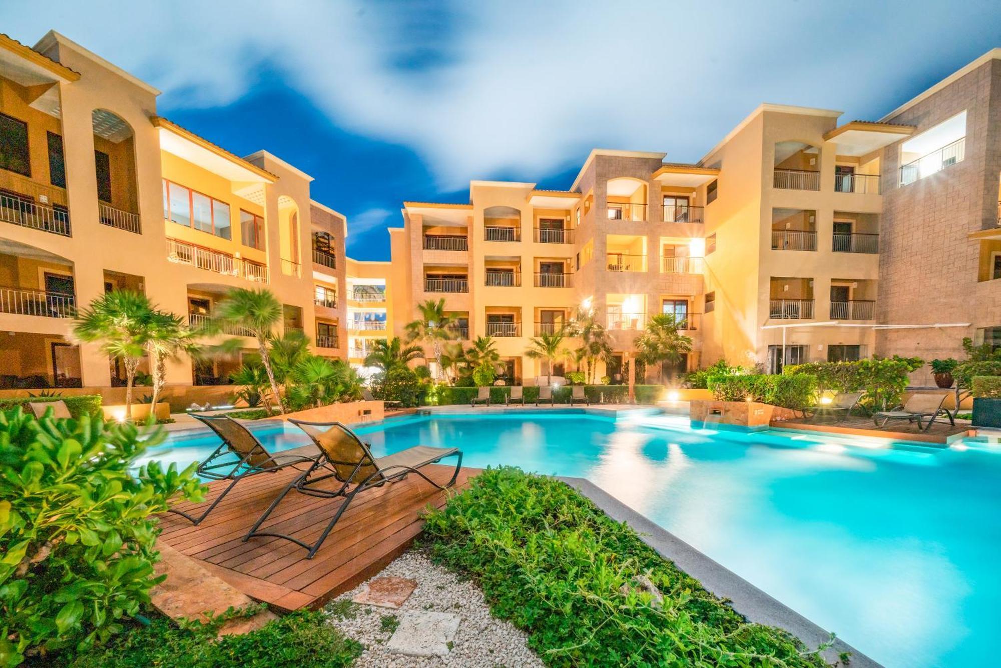 Casa de férias Surf 408 - Beachfront Stunning Ocean View Penthouse - At El Faro *