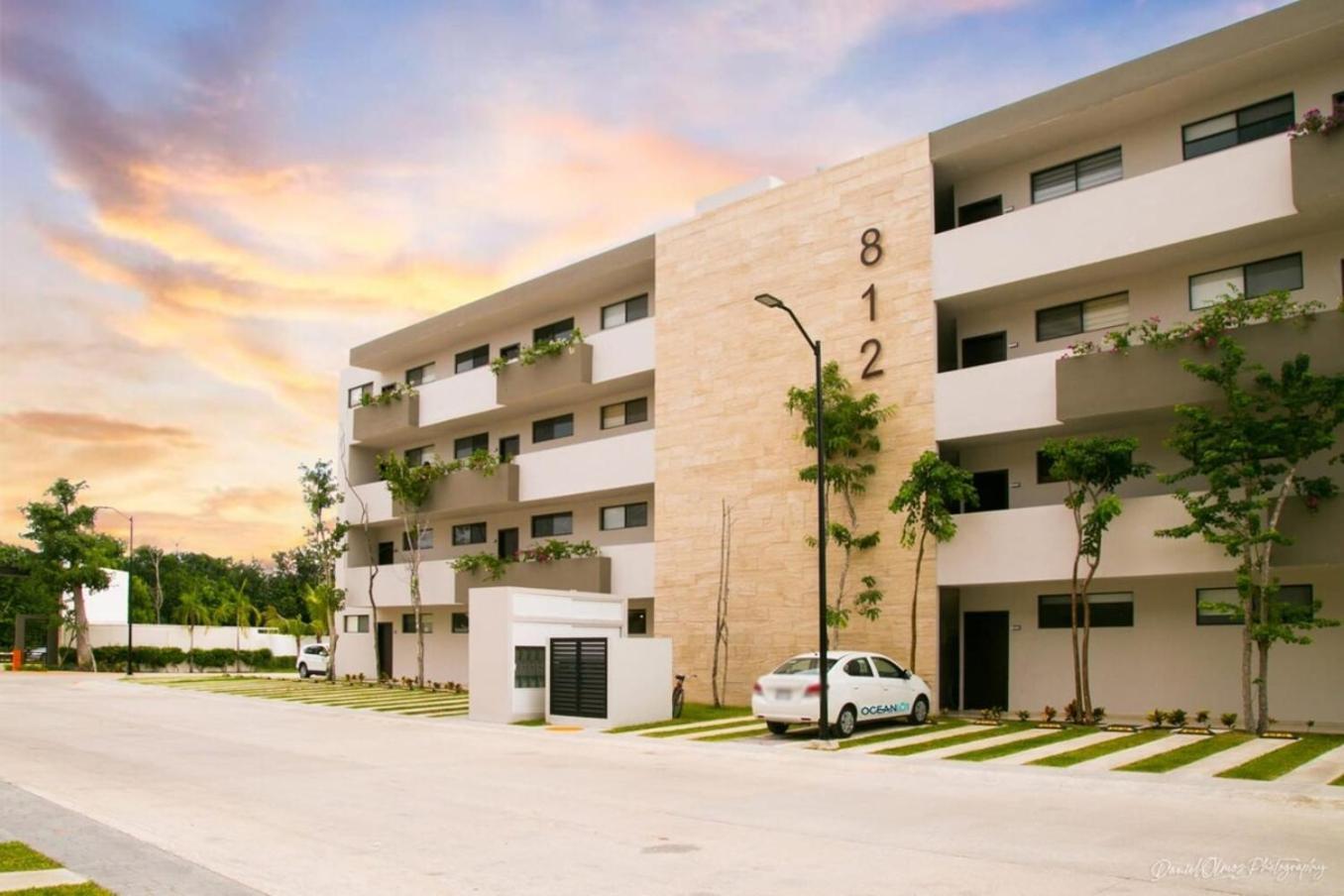 Brand New! 10min To Wifi 200mb Gym Pool Apartment Playa del Carmen