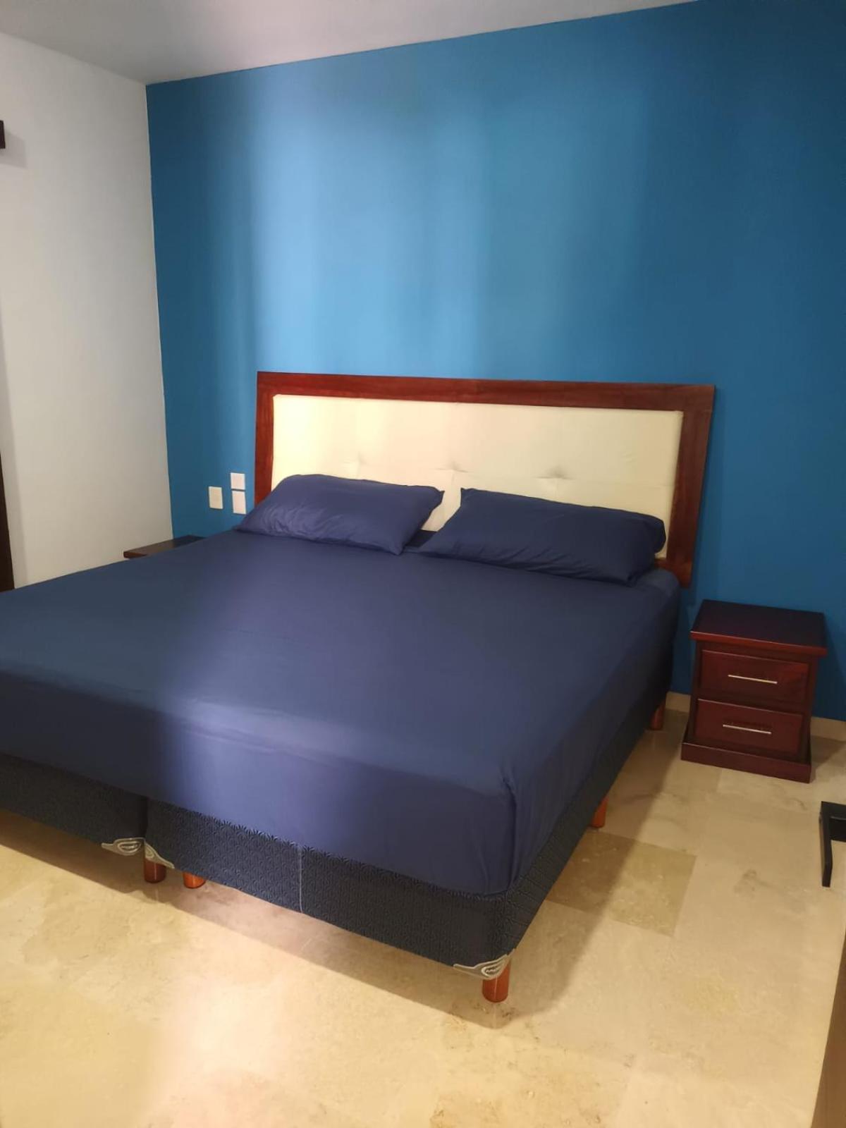 Comodo Departamento Con Alberca. Playa del Carmen