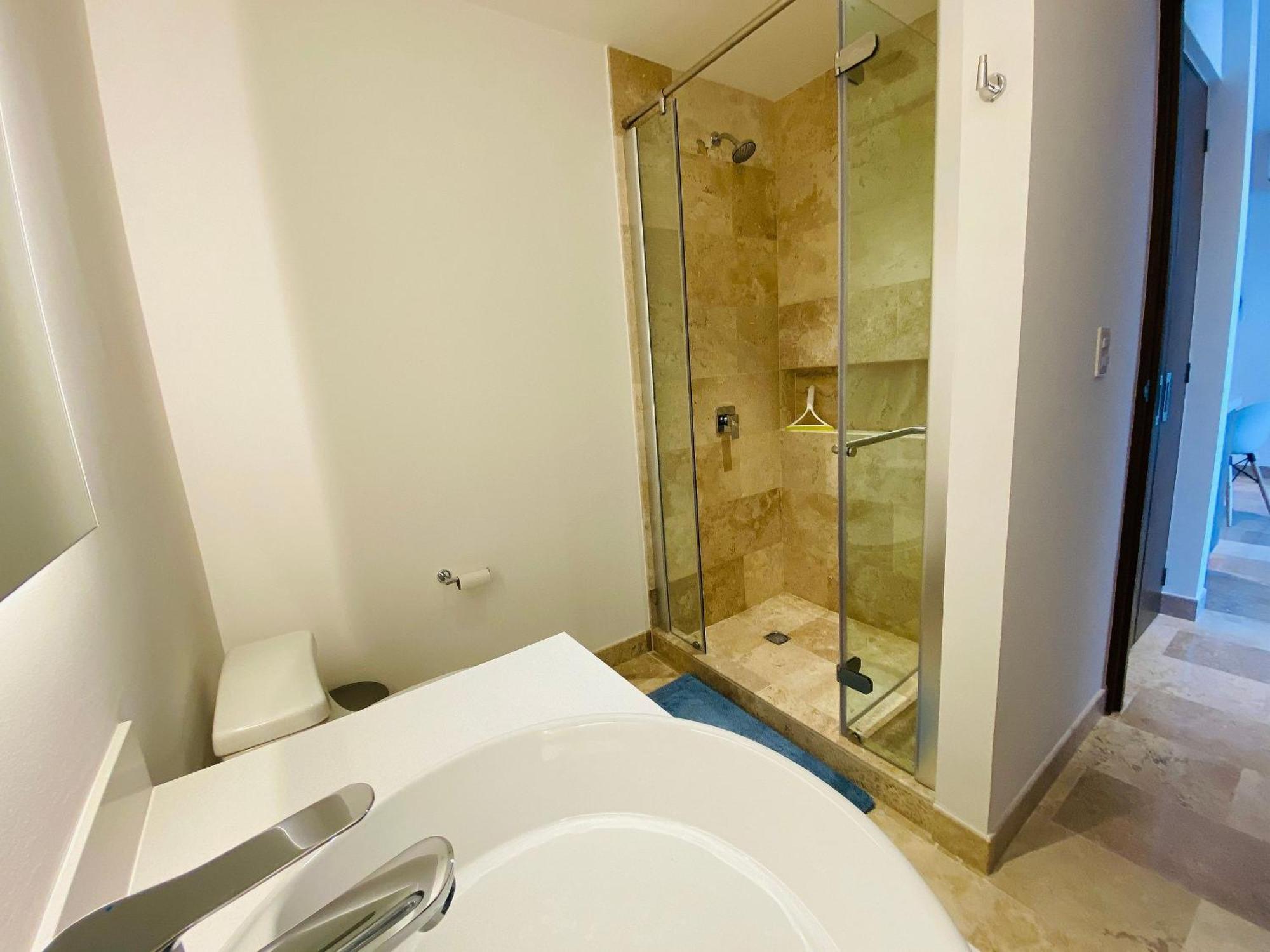 Ipana 2 Bedrooms 3 Blocks From The Sea. *