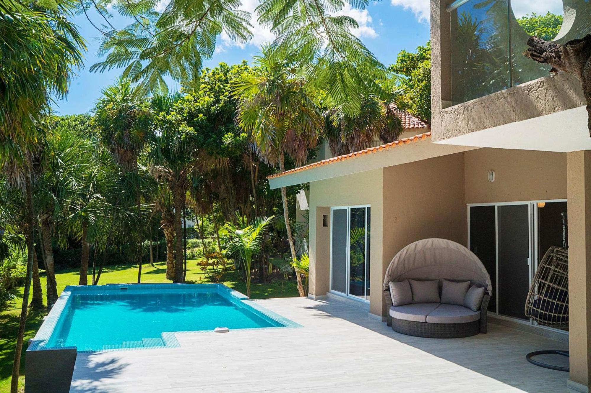 Nhà nghỉ 3br Home, Steps From Spectacular Beach, Private Pool *
