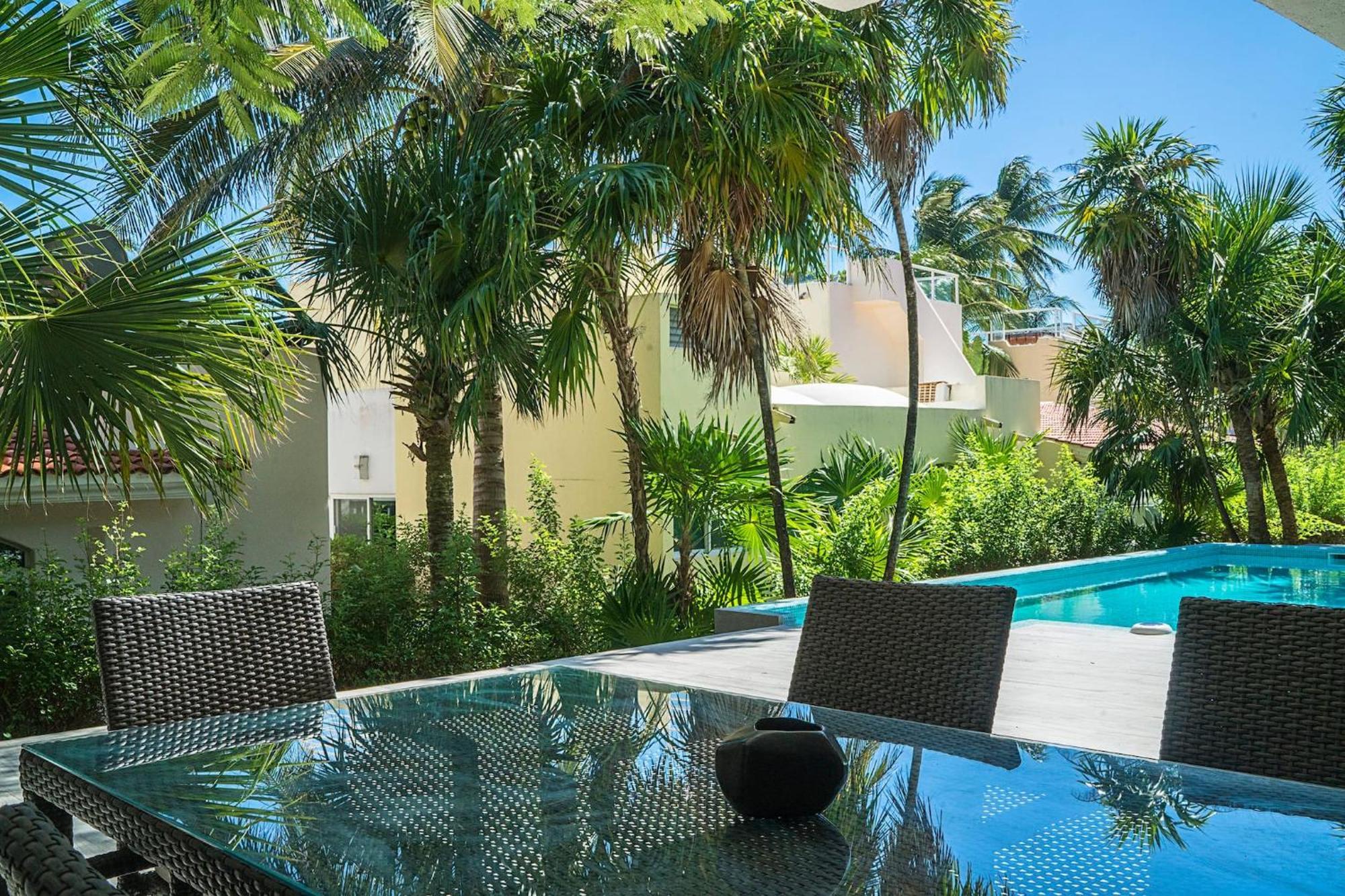 3br Home, Steps From Spectacular Beach, Private Pool Nhà nghỉ Playa del Carmen