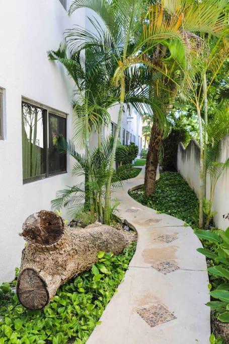 Lovely 2 Bdrm In Gated Community & Pool View Apartamento *