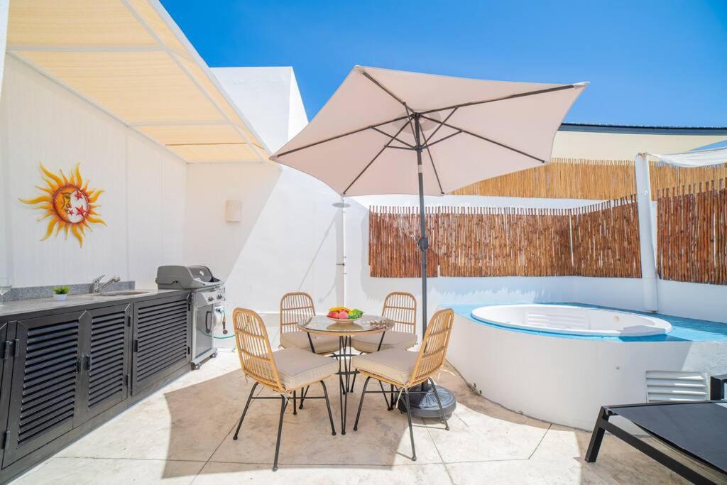 Apartment Papaya 15 Exclusive Penthouse With Rooftop And Jacuzzi *