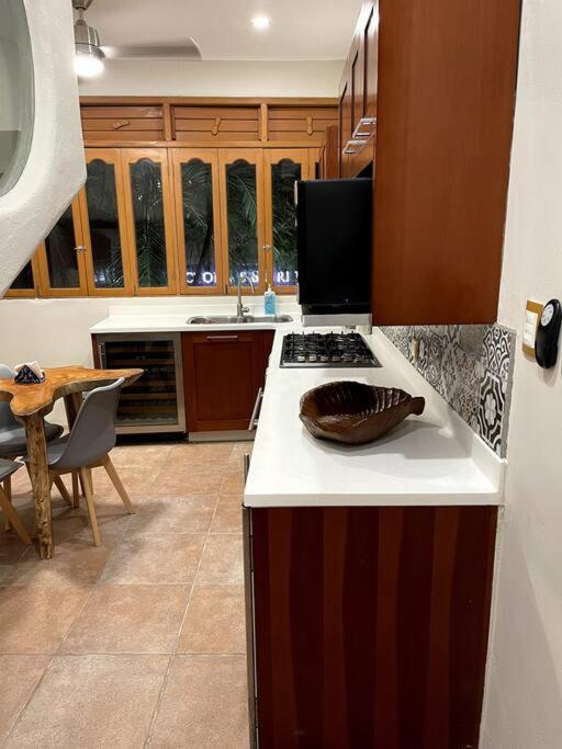 Jungle Meets Modern On 5th Avenue