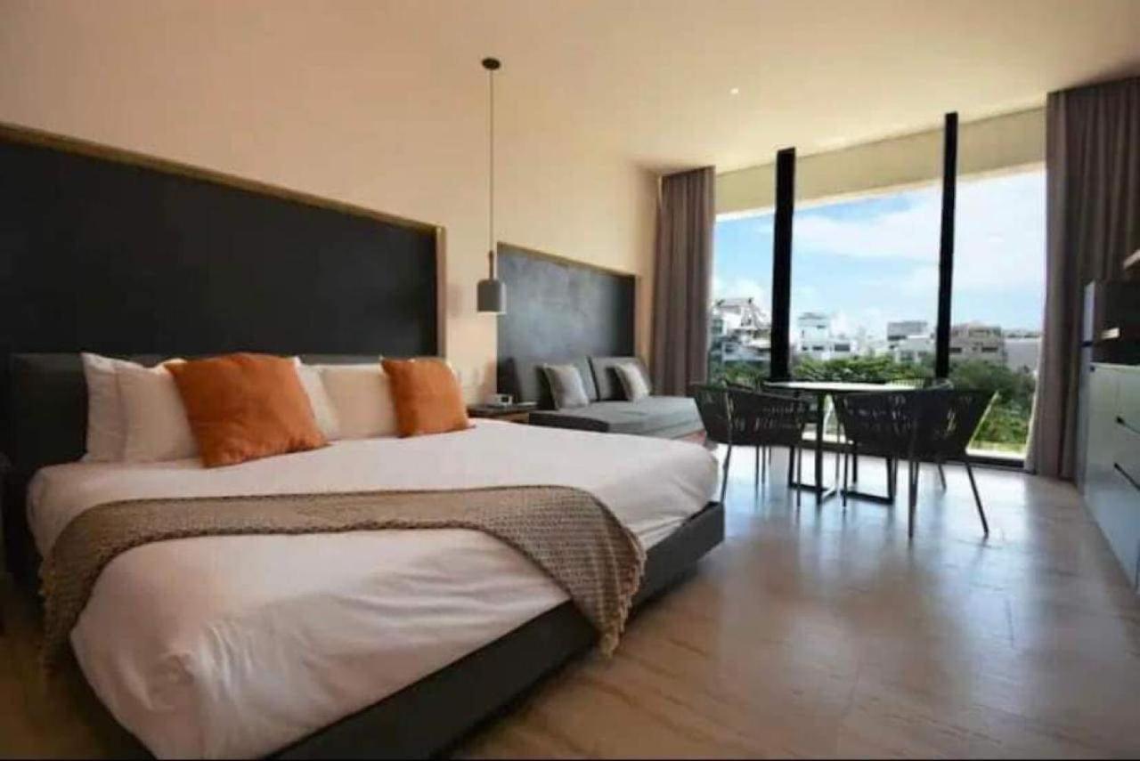 With Ocean View On 5th Ave * Playa del Carmen