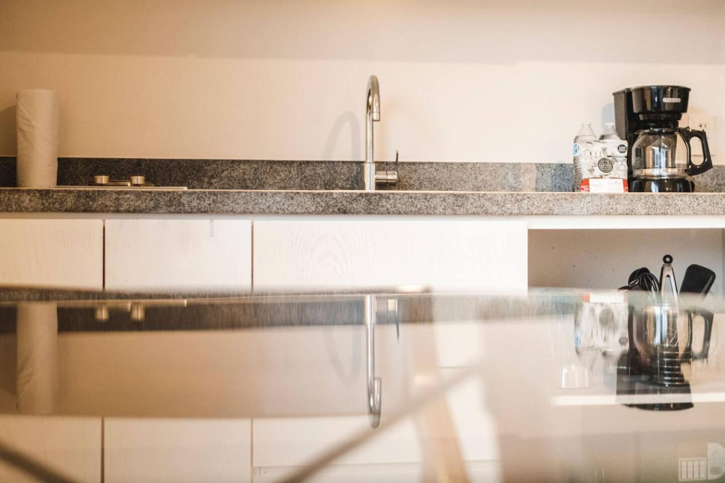 Estudio, Wifi, Tv, Cocina, Gym, Alberca, Seguridad Apartment