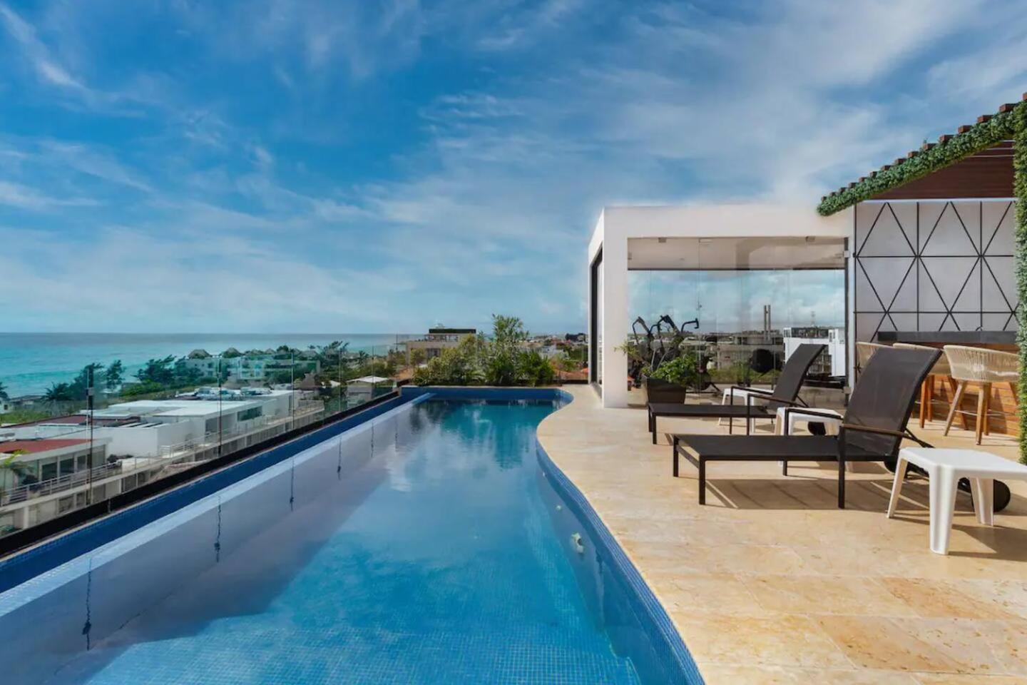 Apts 200m From Sleeps 10