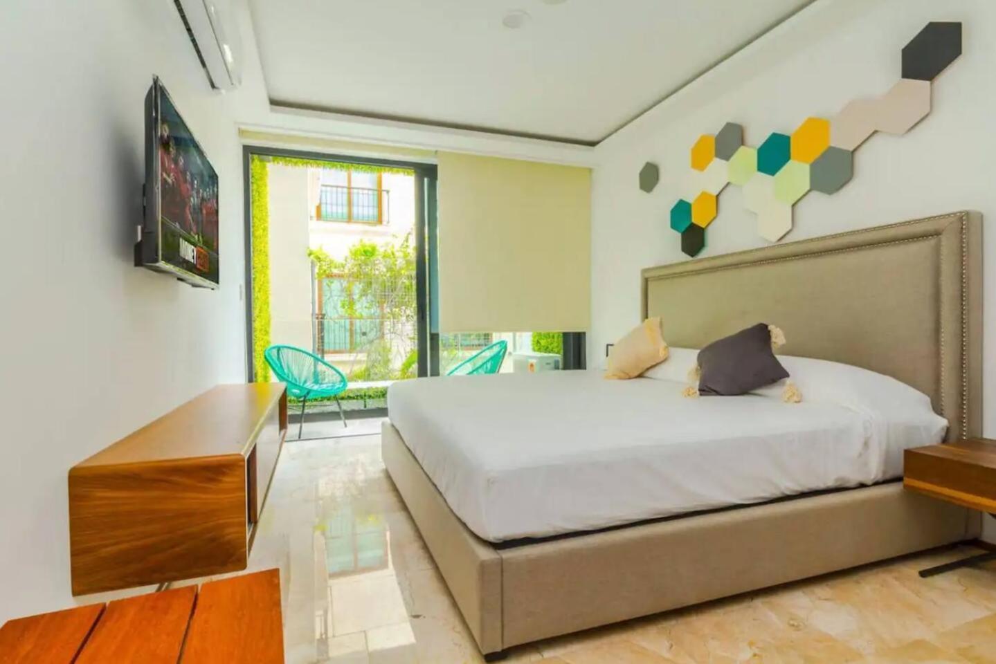Apartment Apts 200m From Sleeps 10
