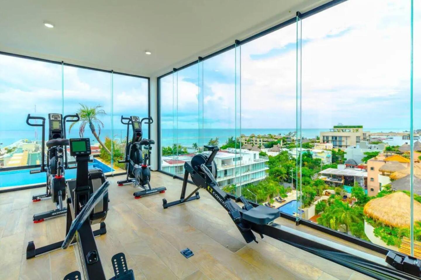 Apts 200m From Sleeps 10 *