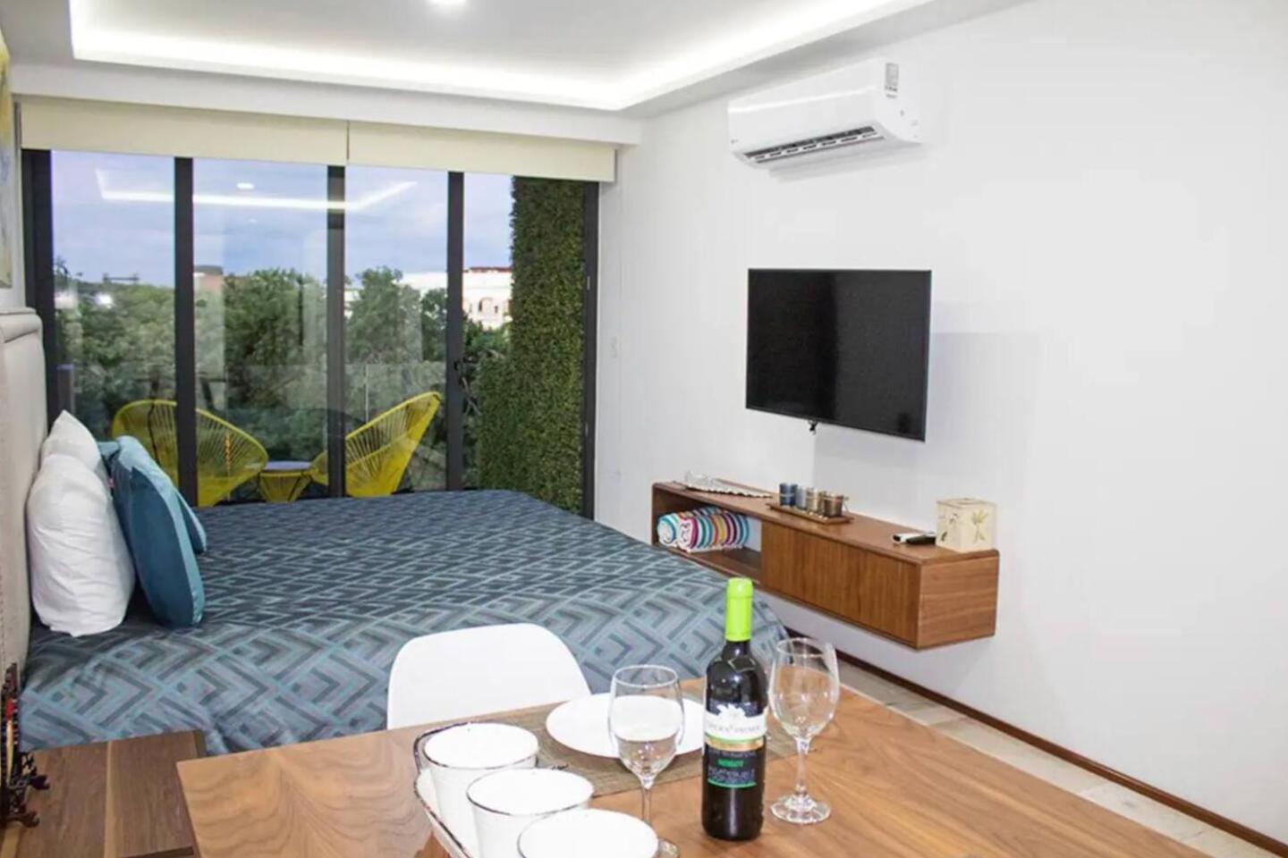 Apts 200m From Sleeps 10 Apartment *
