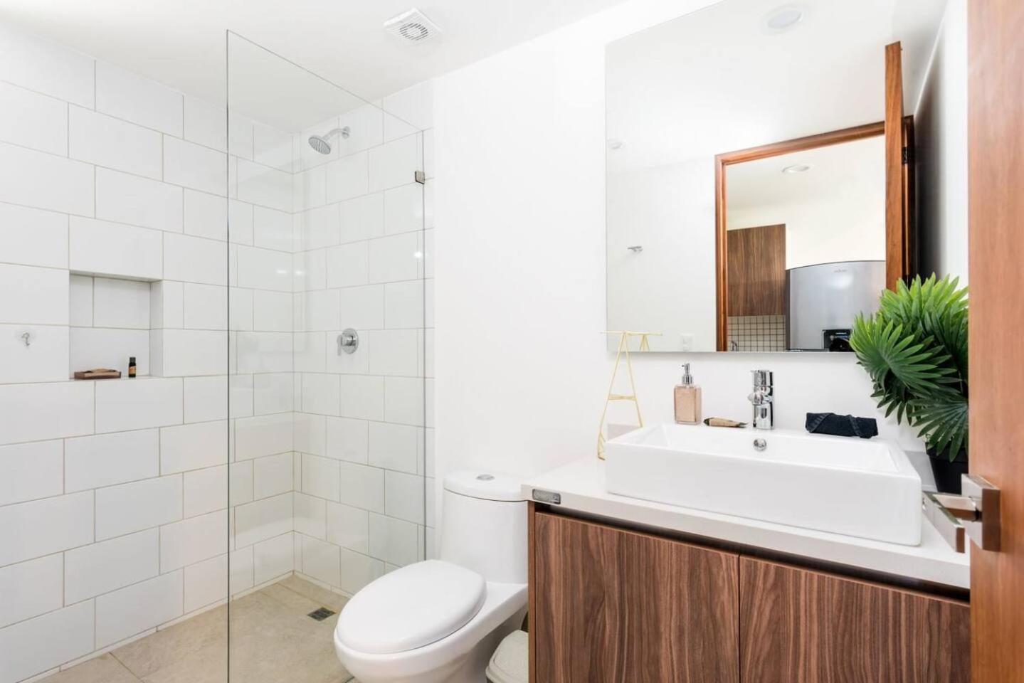 Căn hộ Brand New In The Heart Of Pdc