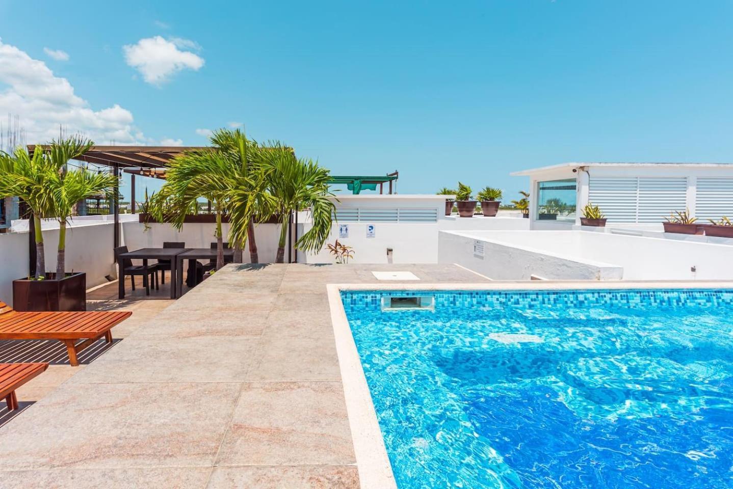 Beautiful 2 Bedroom Apartment *