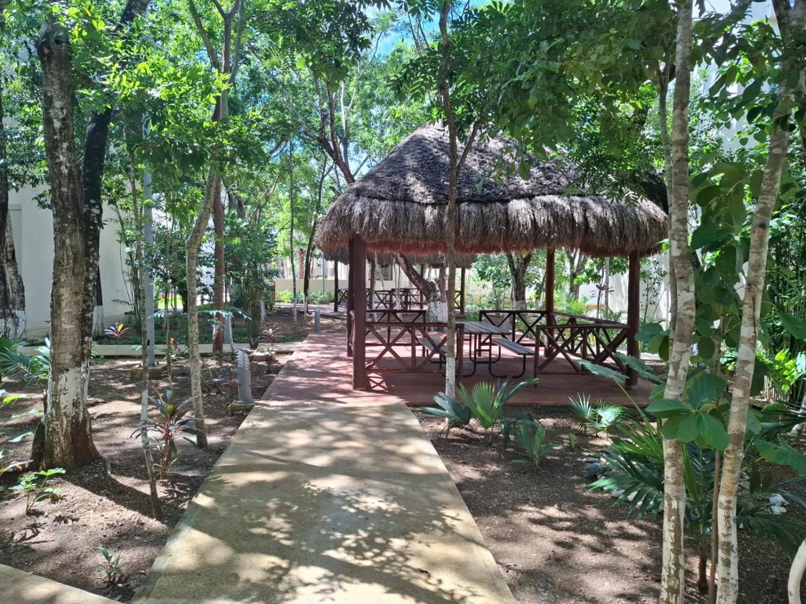 Moderno 2 En Condominio, Apartment