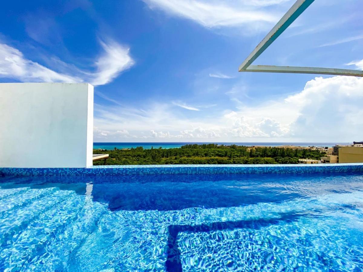 Apartment Shiny On 5th Ave With Pool And Gym Steps To