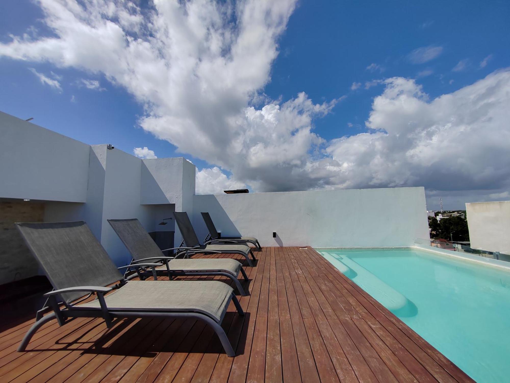 Centrally Located Steps Away From 5th Avenue And The Beach! By.yeah *