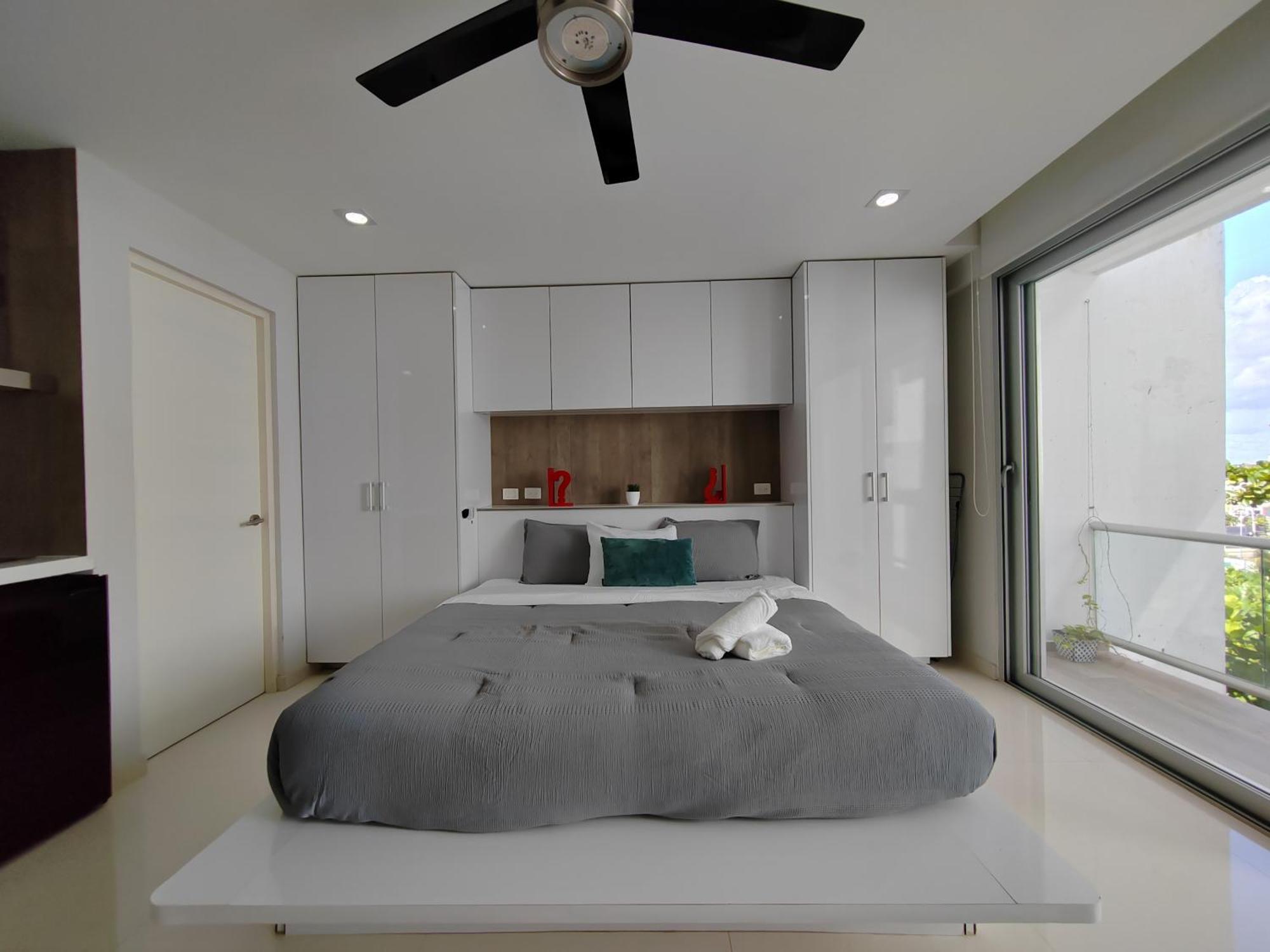 Centrally Located Steps Away From 5th Avenue And The Beach! By.yeah Căn hộ