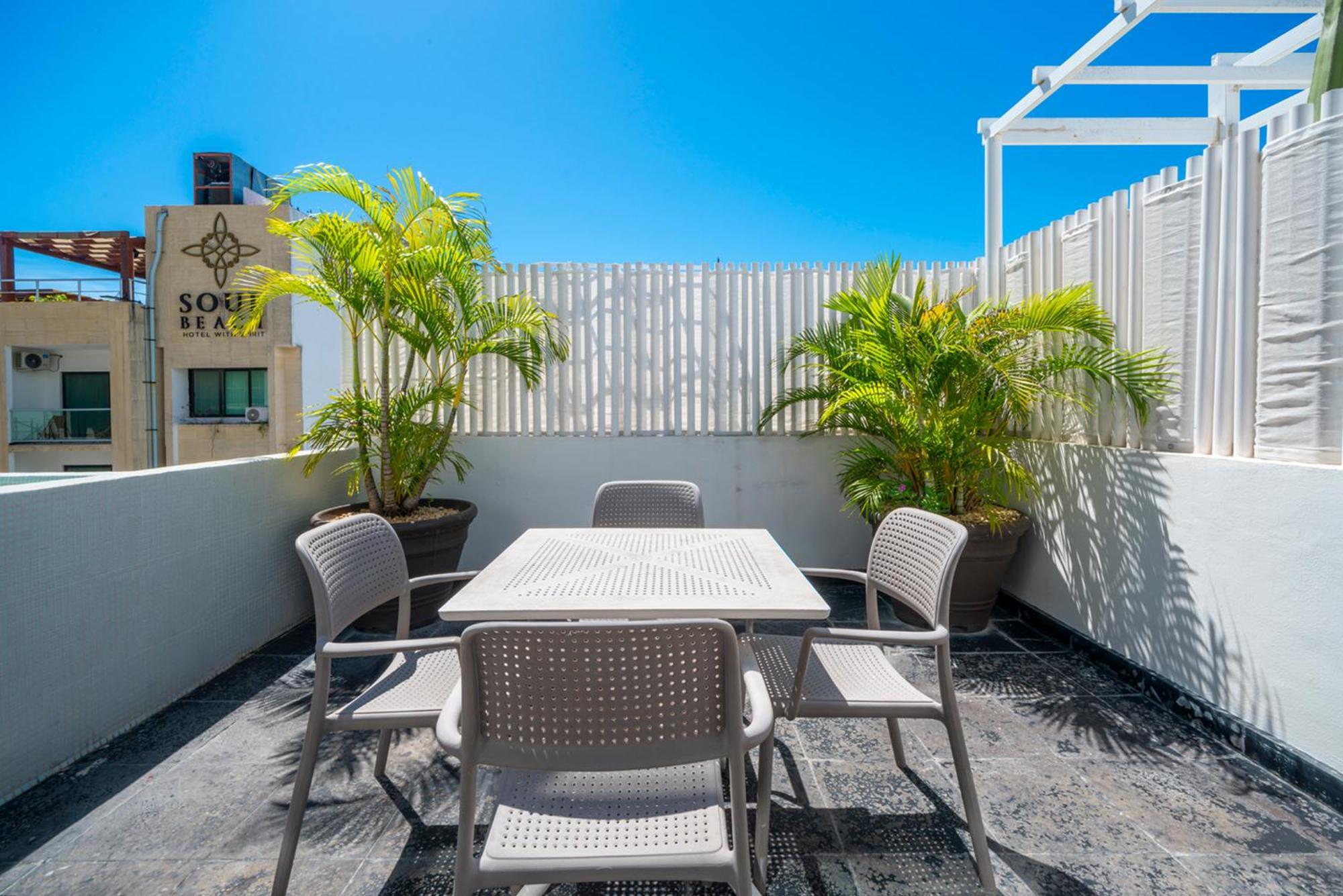Apartment 2 Bedroom With Pool In Center Of - Loft 202