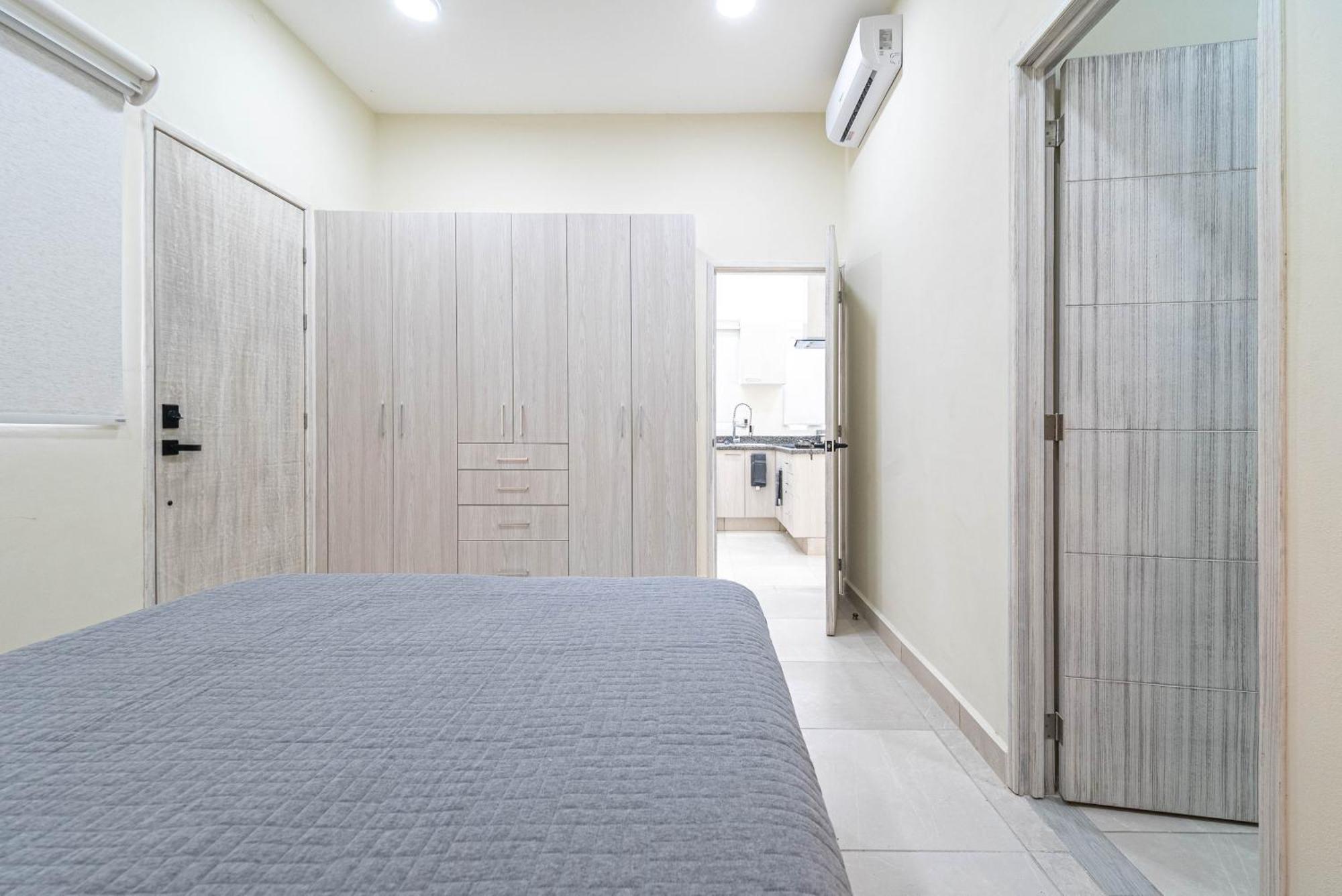 Holiday home 2 Bd With Balcony, Rooftop Pool, Hot Tub, Gym