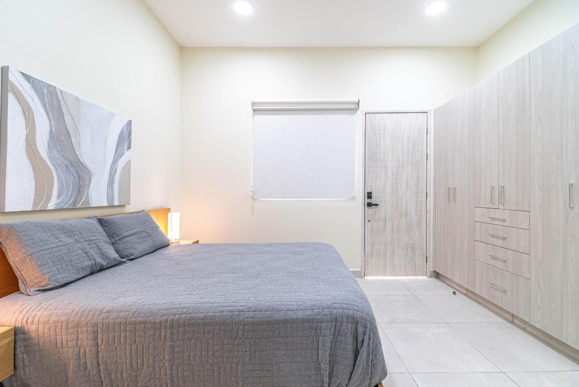 2 Bd With Balcony, Rooftop Pool, Hot Tub, Gym Playa del Carmen