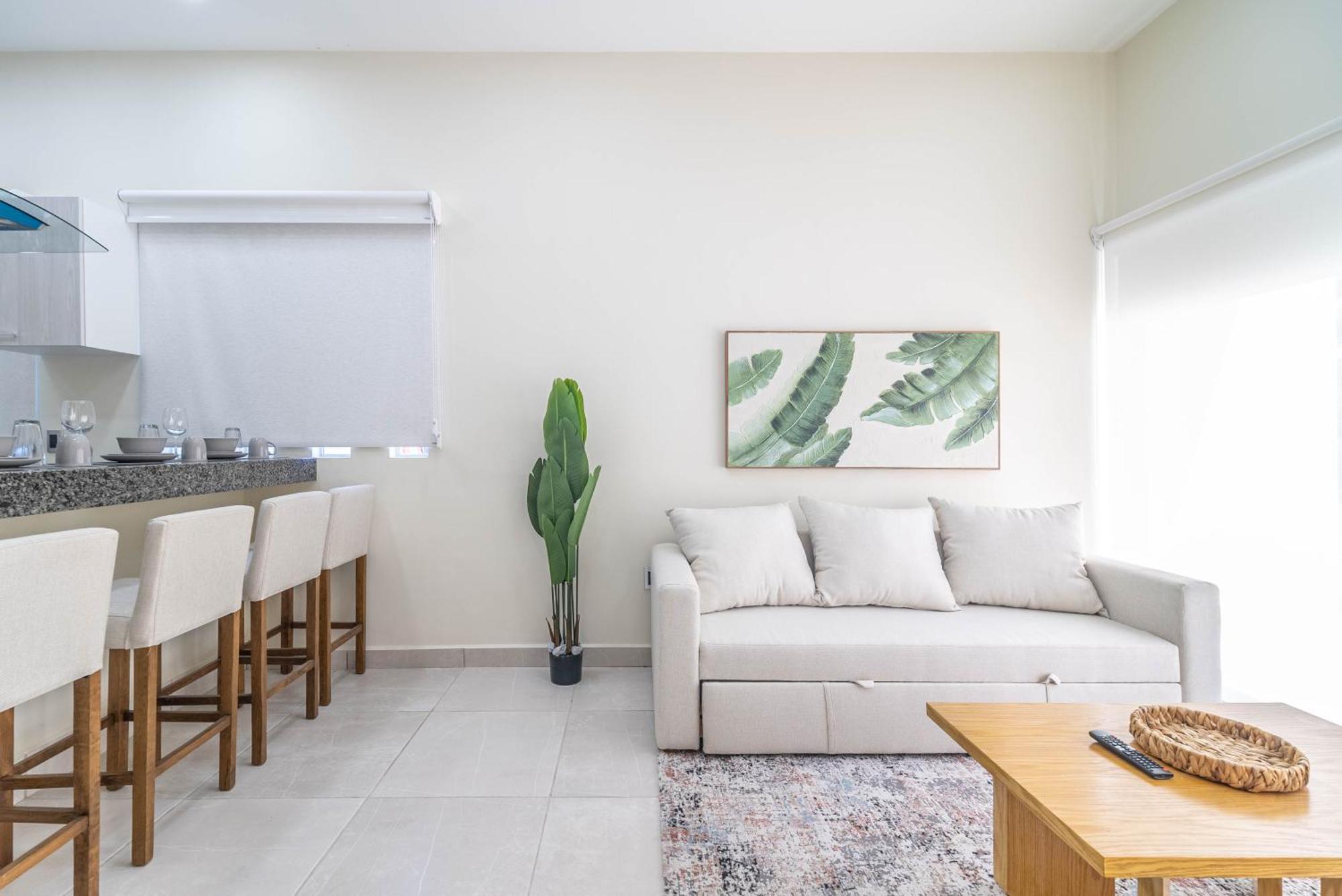 2 Bd With Balcony, Rooftop Pool, Hot Tub, Gym *