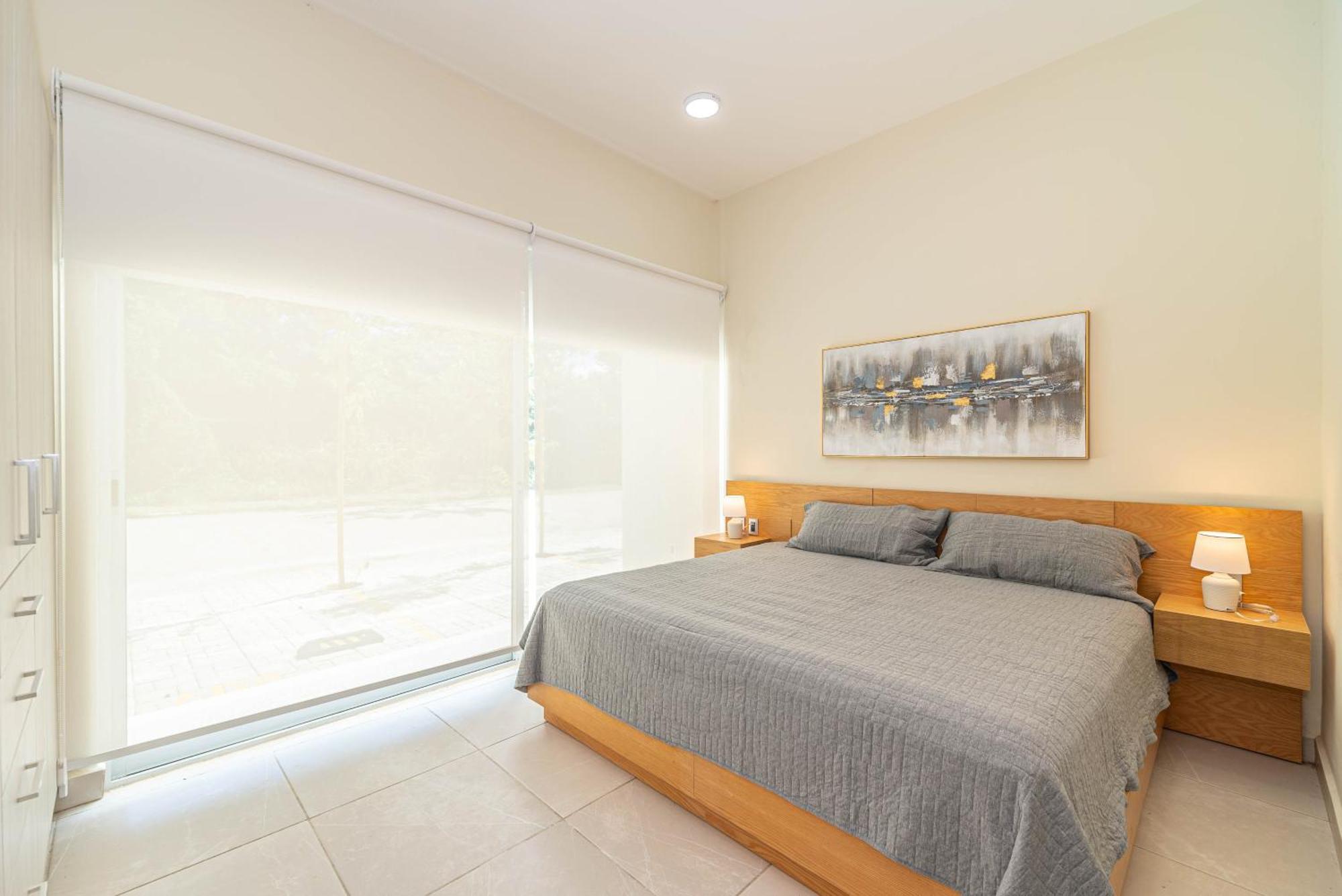 2 Bd With Balcony, Rooftop Pool, Hot Tub, Gym *