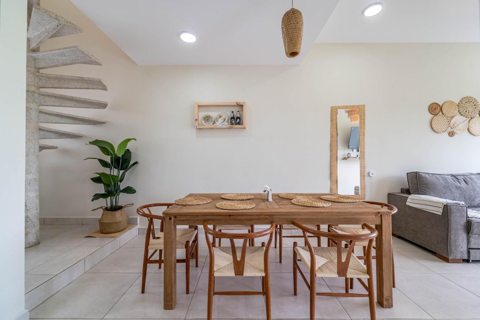3 Bd With Balcony, Gym, Rooftop Pool, Hot Tub Holiday home