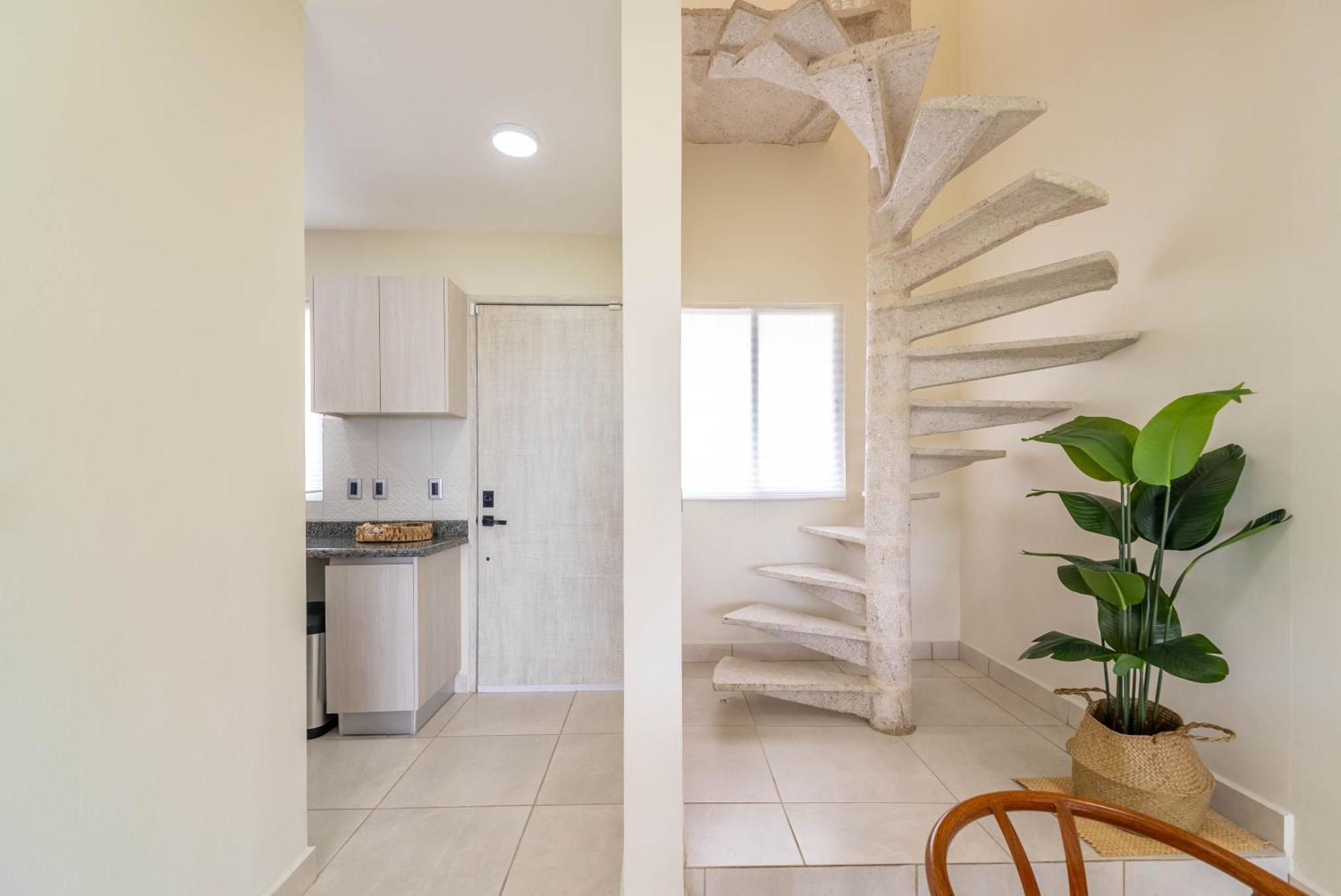 Holiday home 3 Bd With Balcony, Gym, Rooftop Pool, Hot Tub