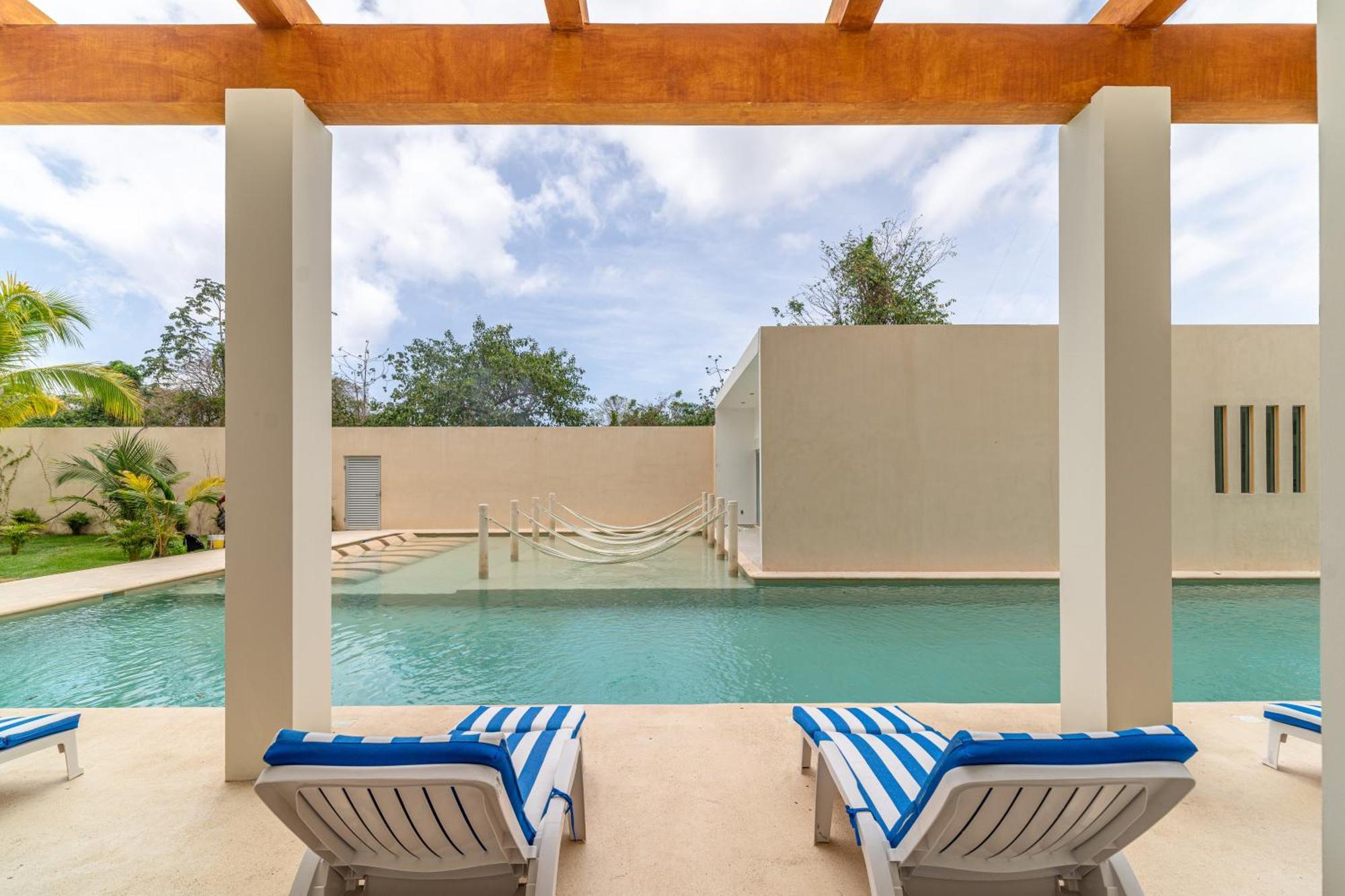 Holiday home 3 Bd With Balcony, Gym, Rooftop Pool, Hot Tub