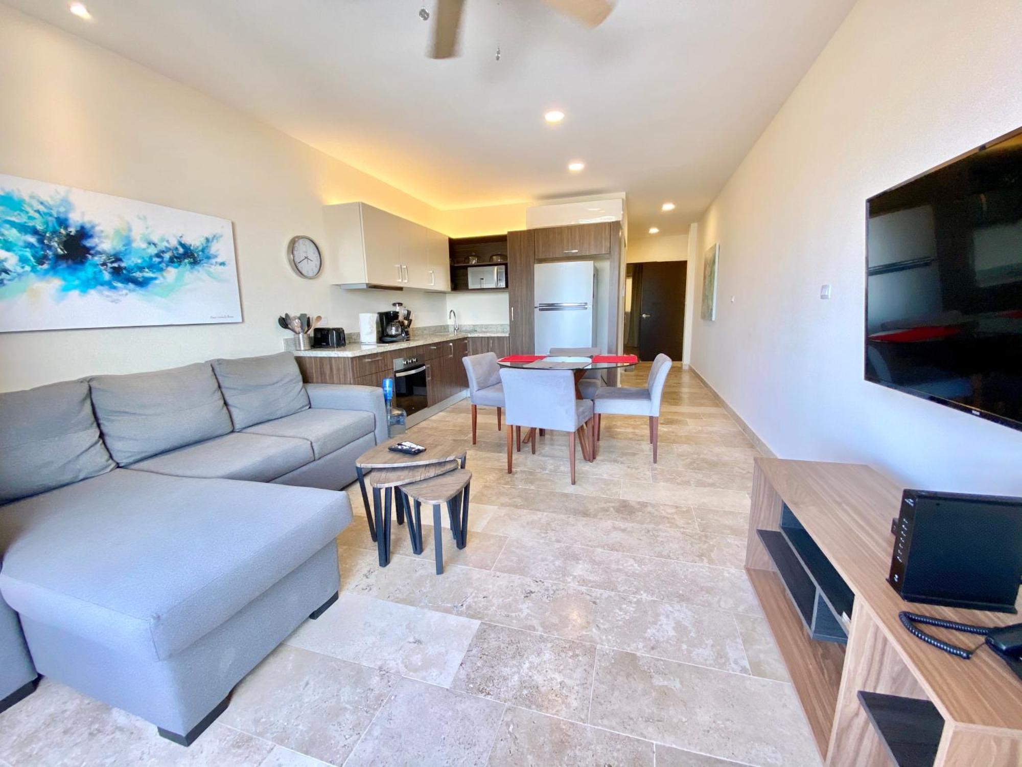 Awesome 1b Downtown With 350mg Wifi Apartment *