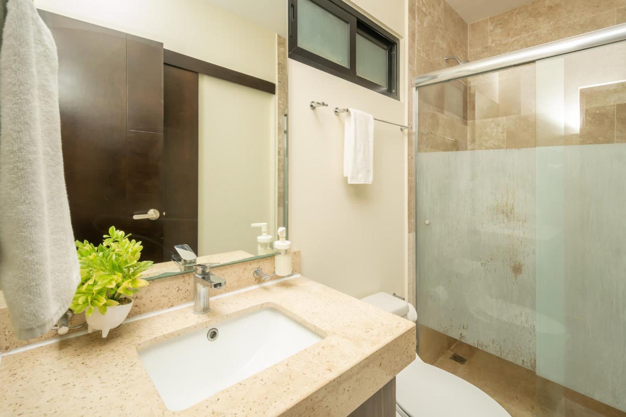 Oceanview Pool & Lounge Private Balcony Gym & Bbq Holiday home Playa del Carmen