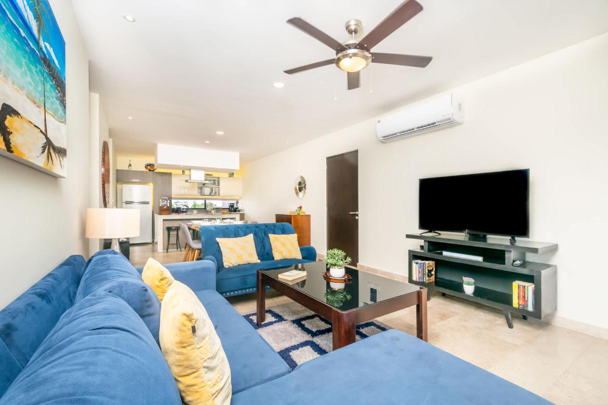 Holiday home Oceanview Pool & Lounge Private Balcony Gym & Bbq Playa del Carmen