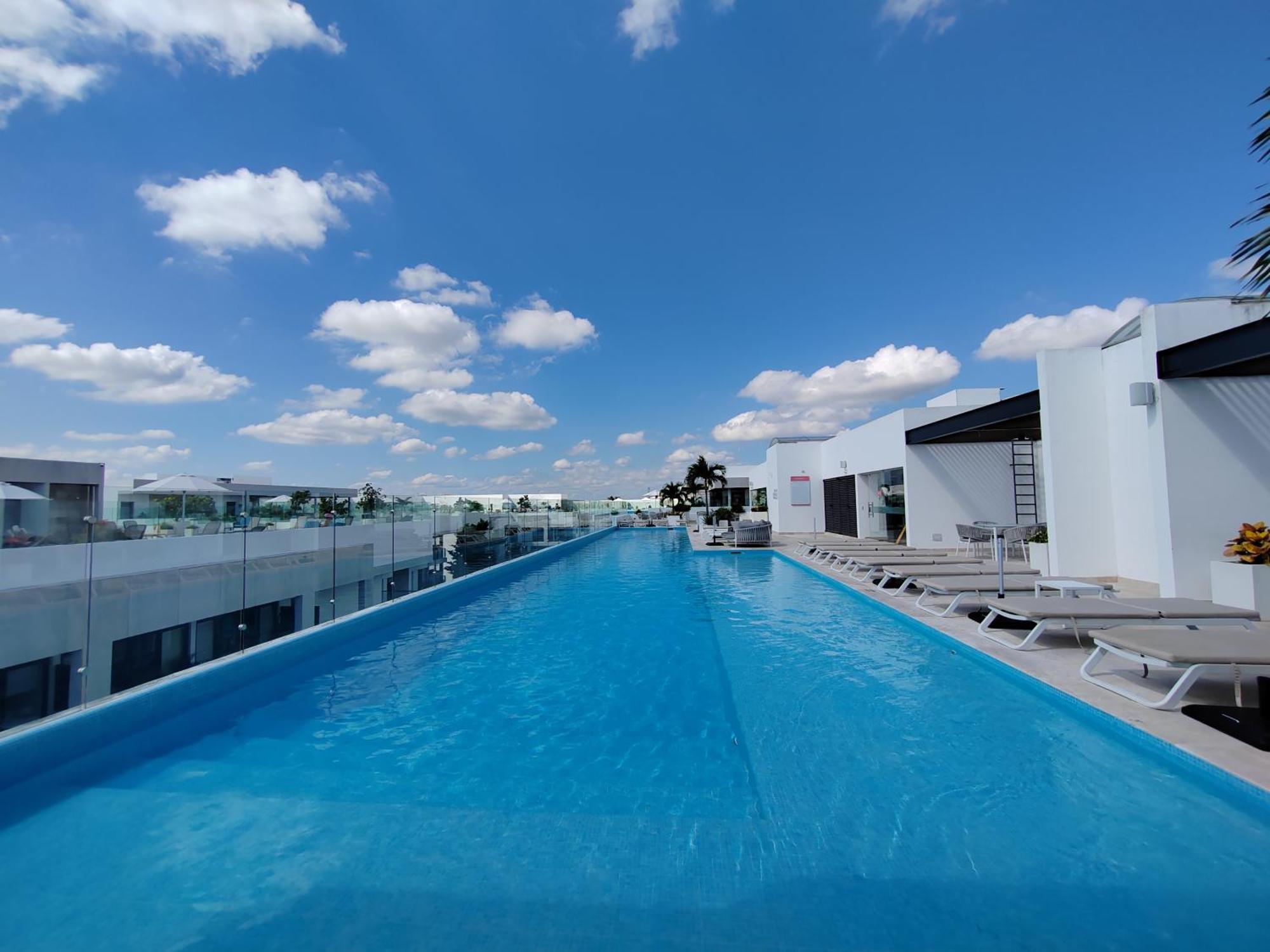 New & Equipped Steps From The With Pool Jacuzzi By Yeah *
